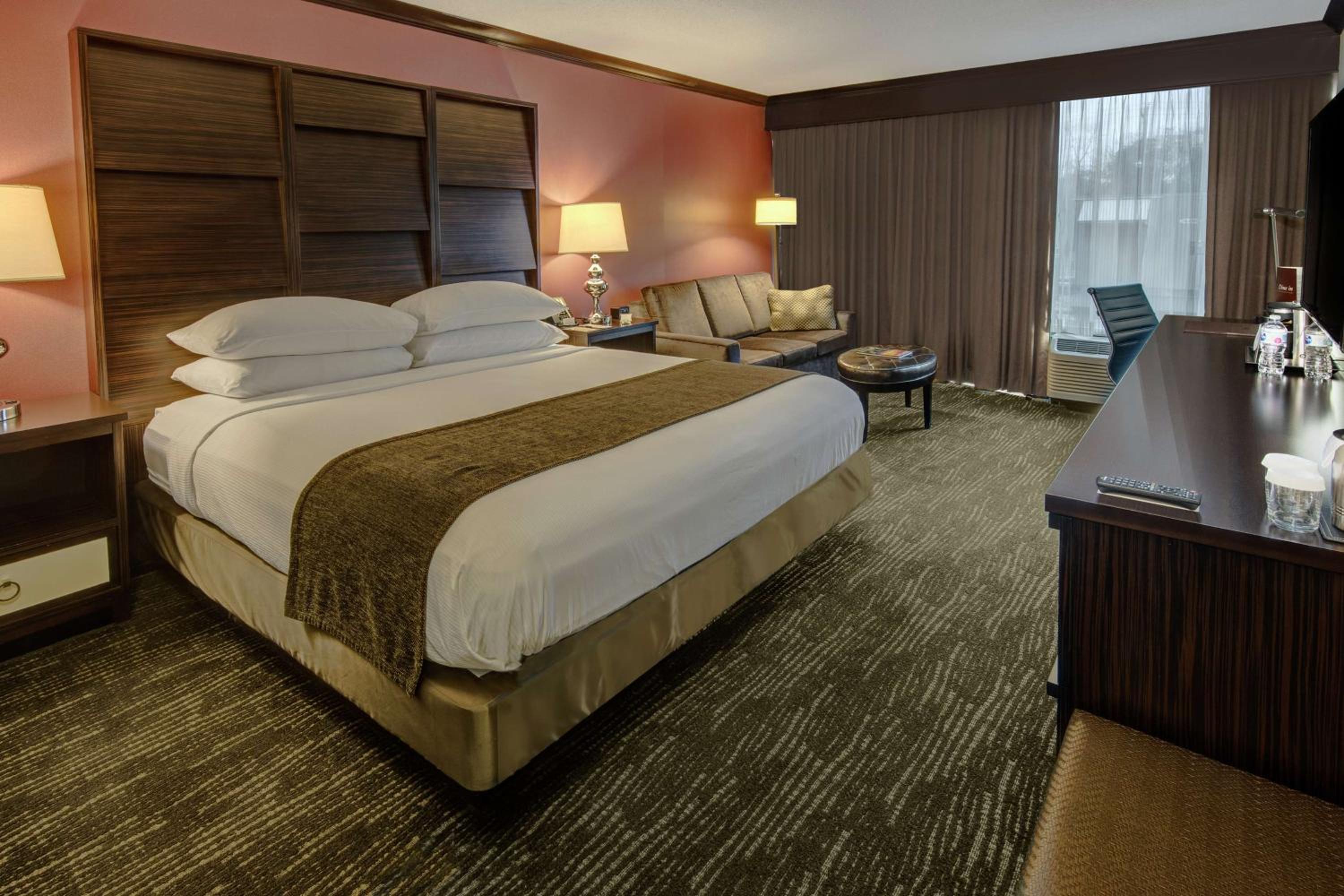King Room with Sofa Bed - Non-Smoking