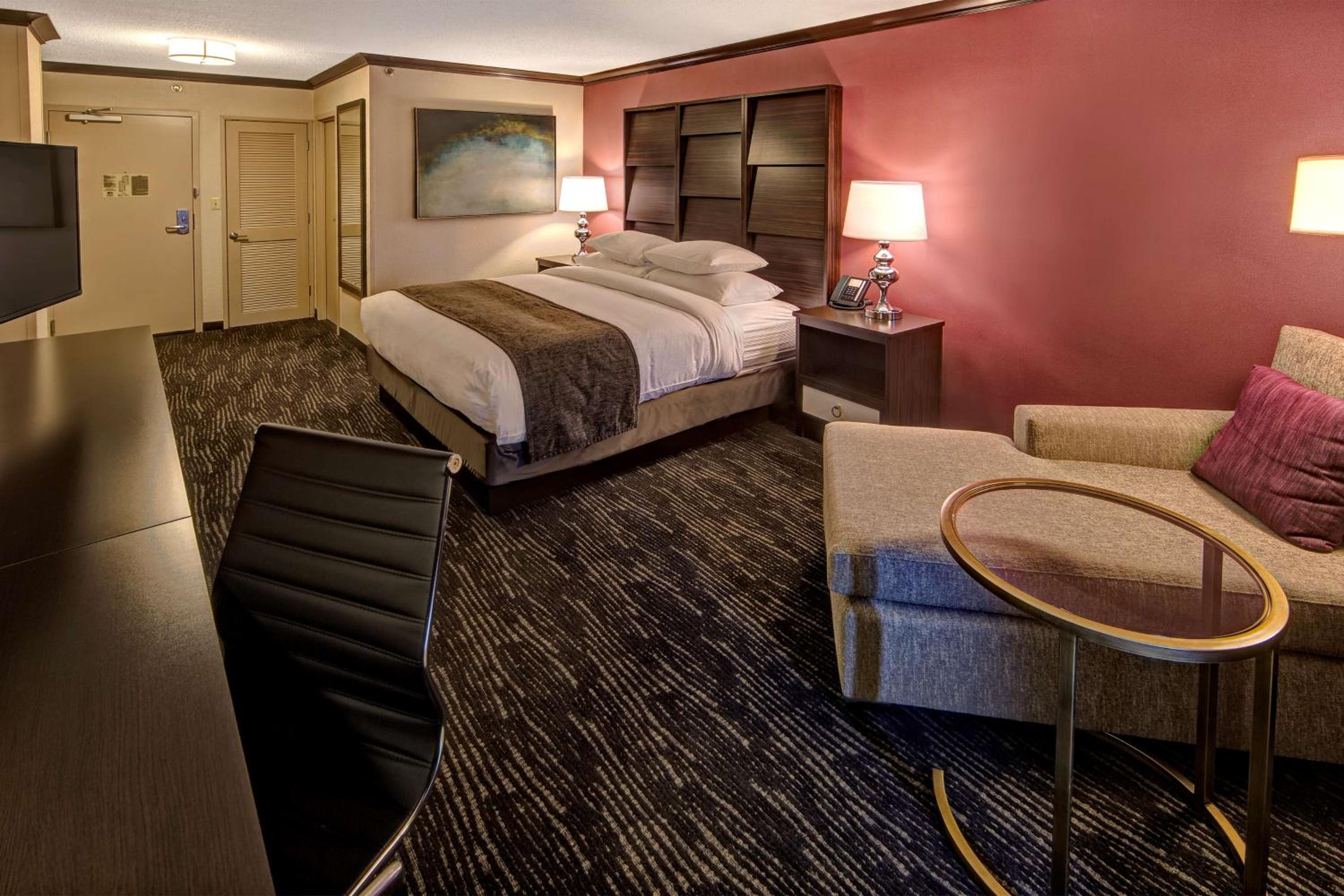King Room with Bath Tub - Disability Access