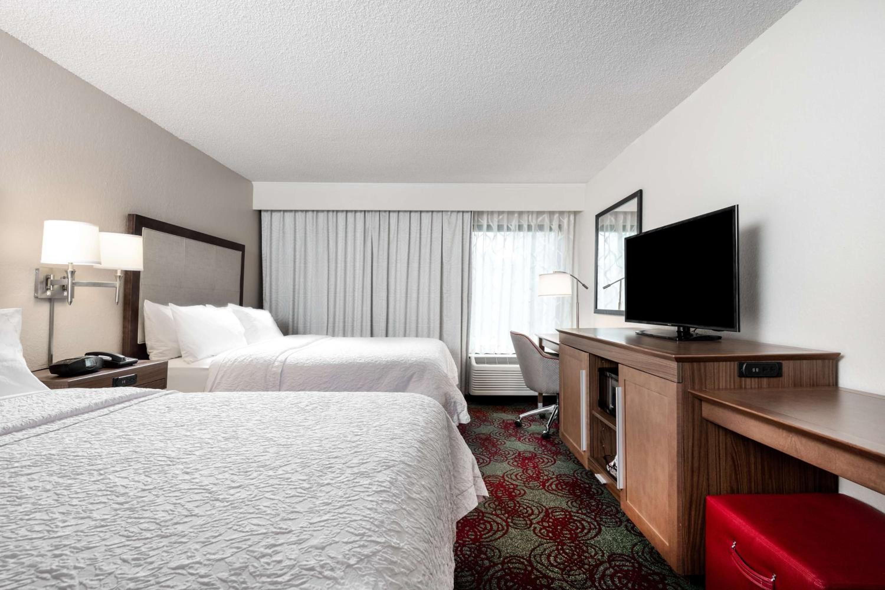 Room with Two Queen Beds - Non-Smoking - Photo 1