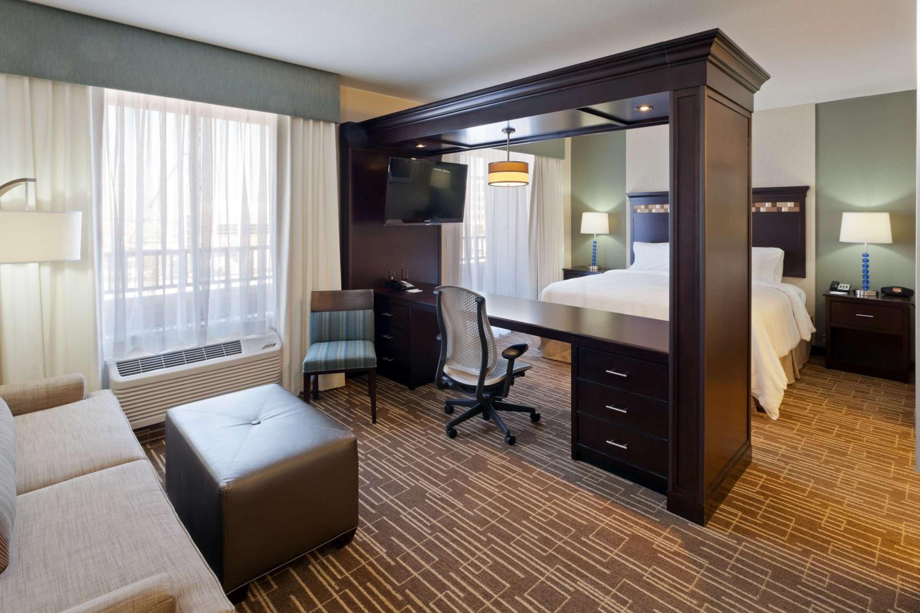 King Studio Suite - Non-Smoking - Photo 4