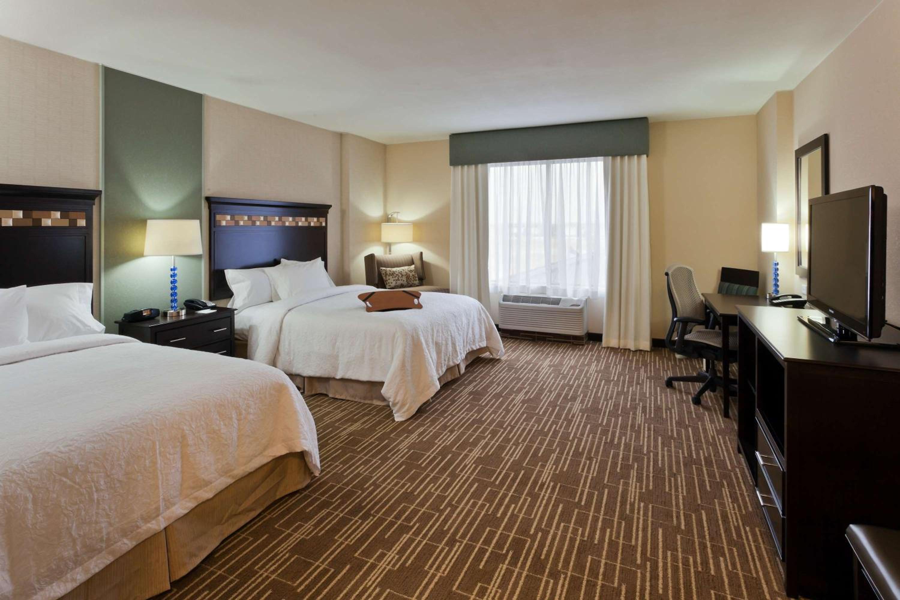 Room with Two Queen Beds - Non-Smoking - Photo 1