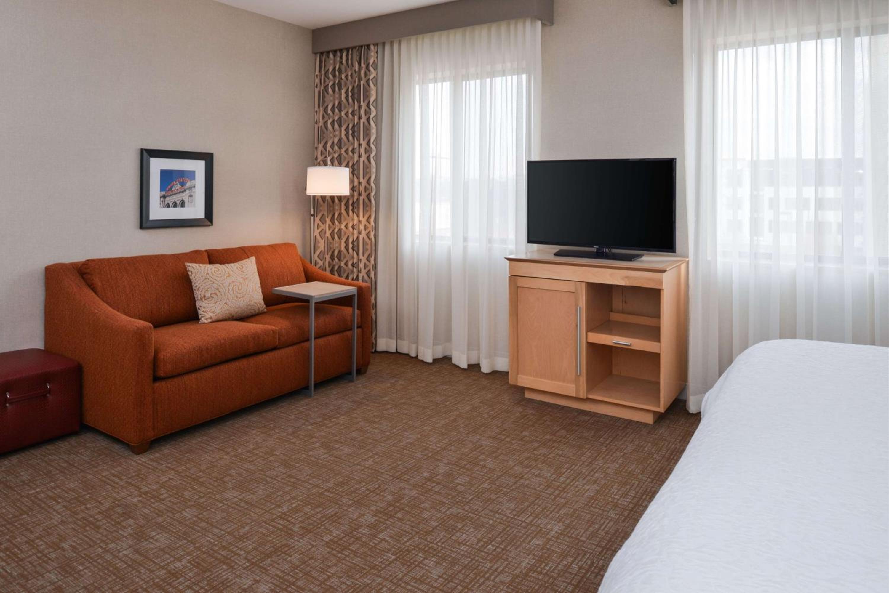 King Studio Suite - Non-Smoking - Photo 3