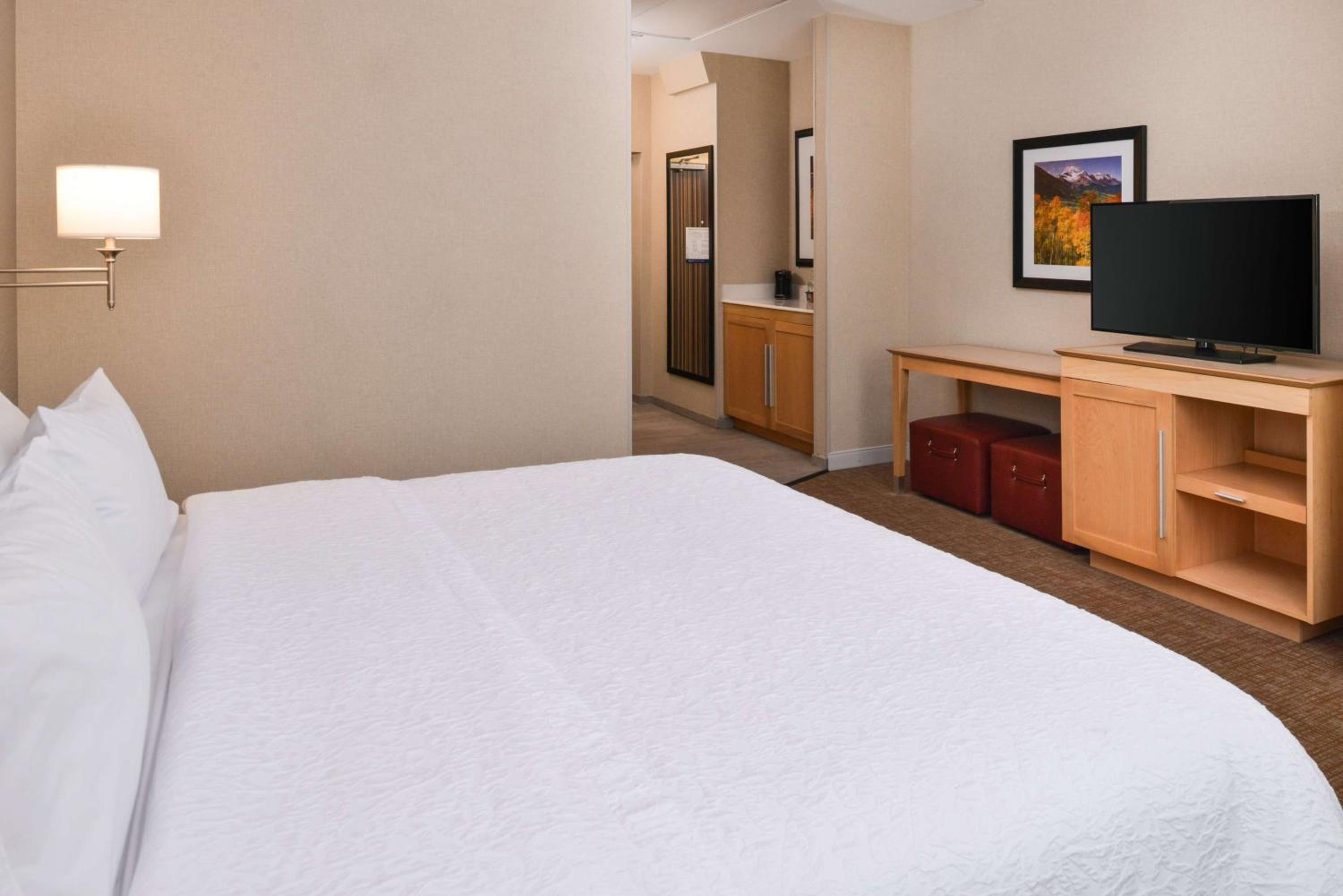 King Room - Mobility Accessible/Non-Smoking