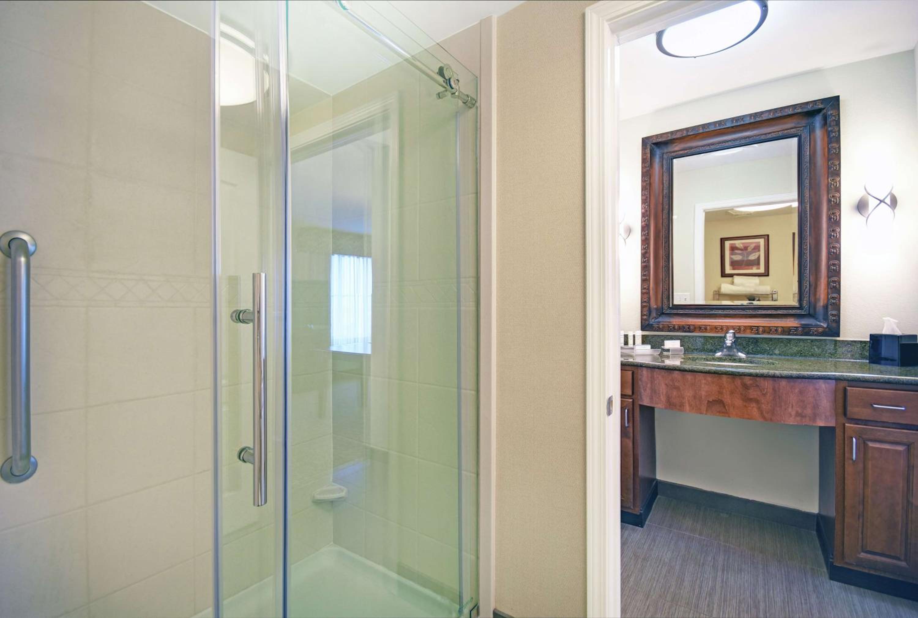 King Studio Suite - Non-Smoking - Photo 2