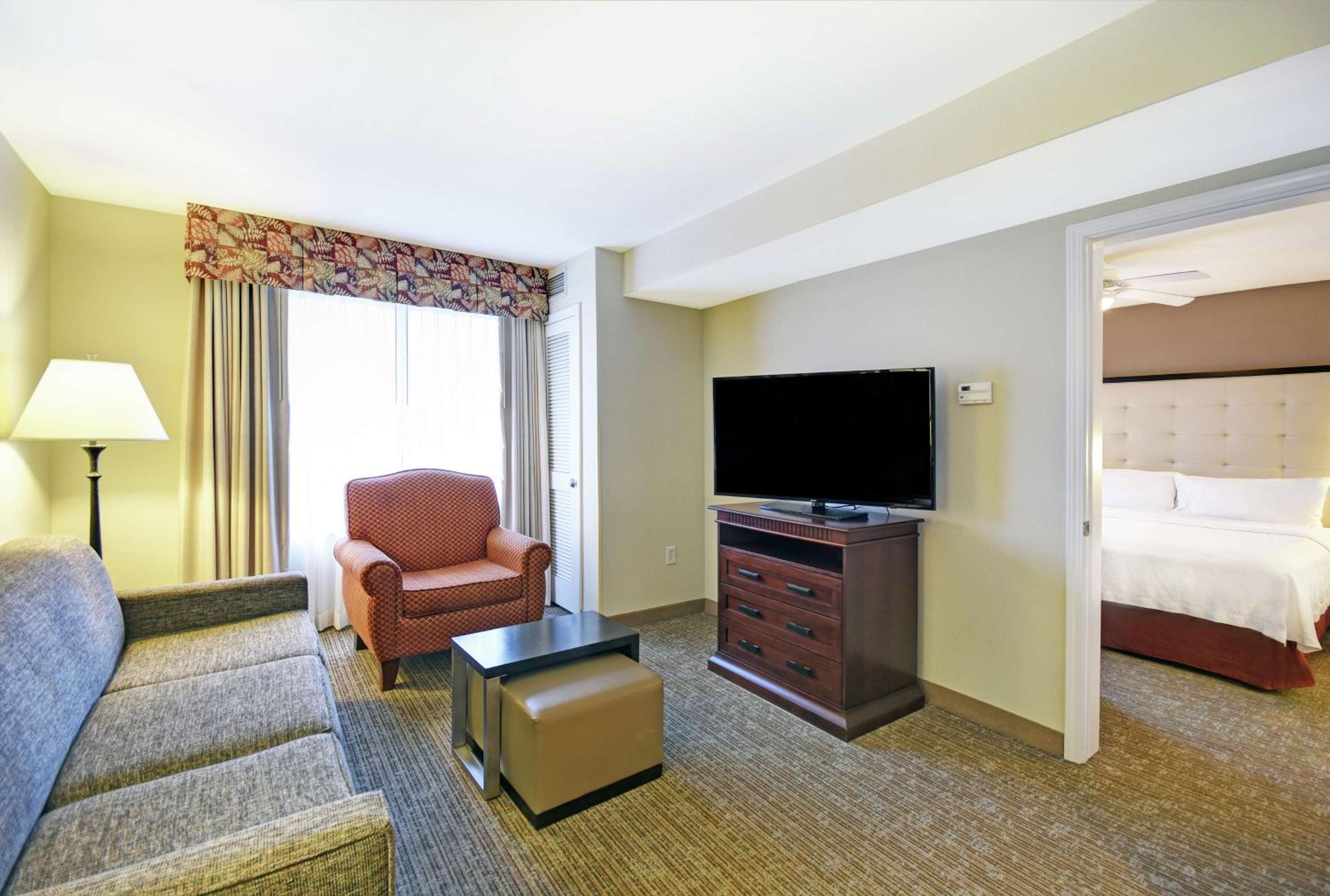 One-Bedroom King Suite - Non-Smoking - Photo 4