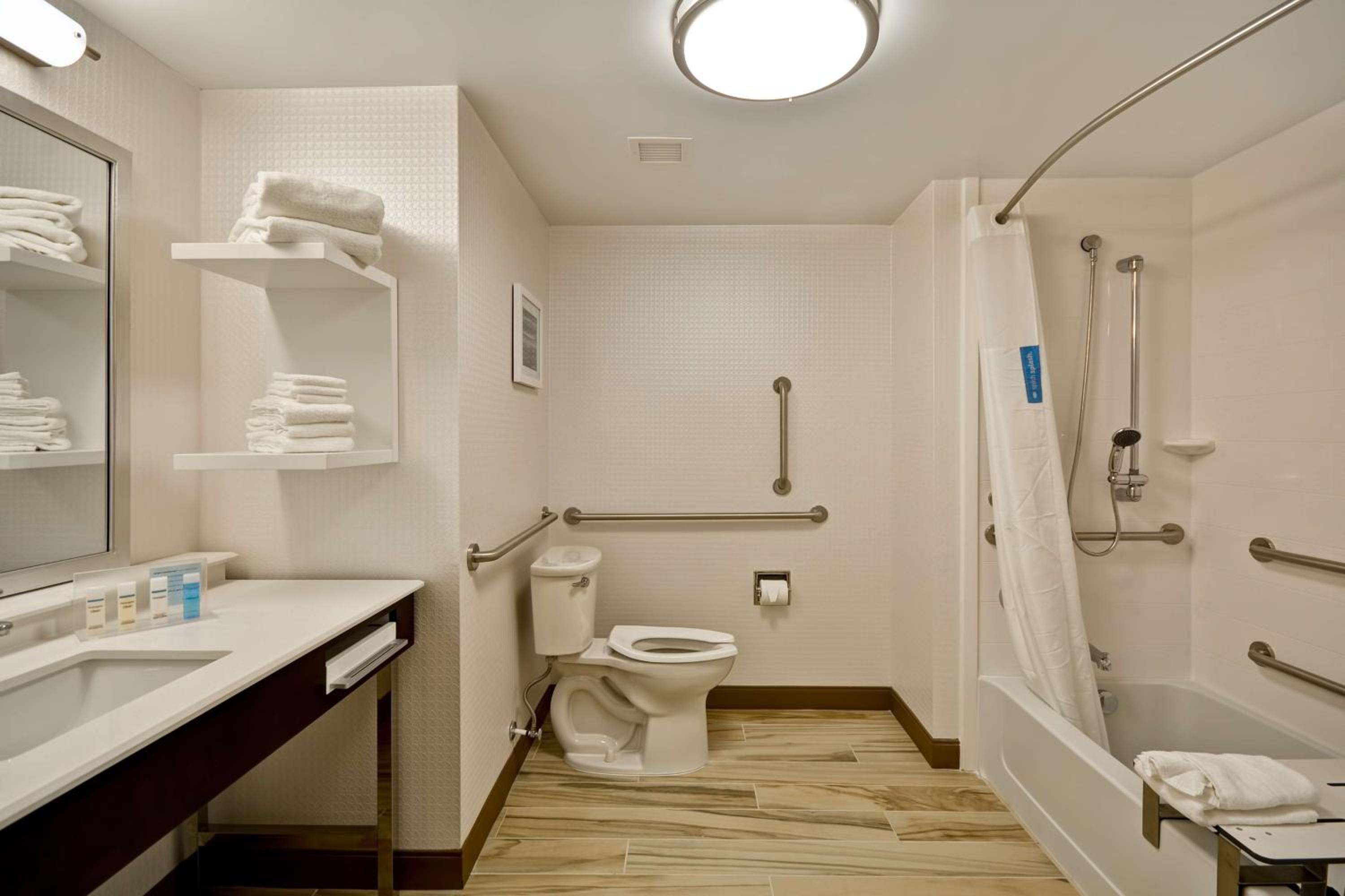 King Room - Mobility Access/Non-Smoking - Photo 2