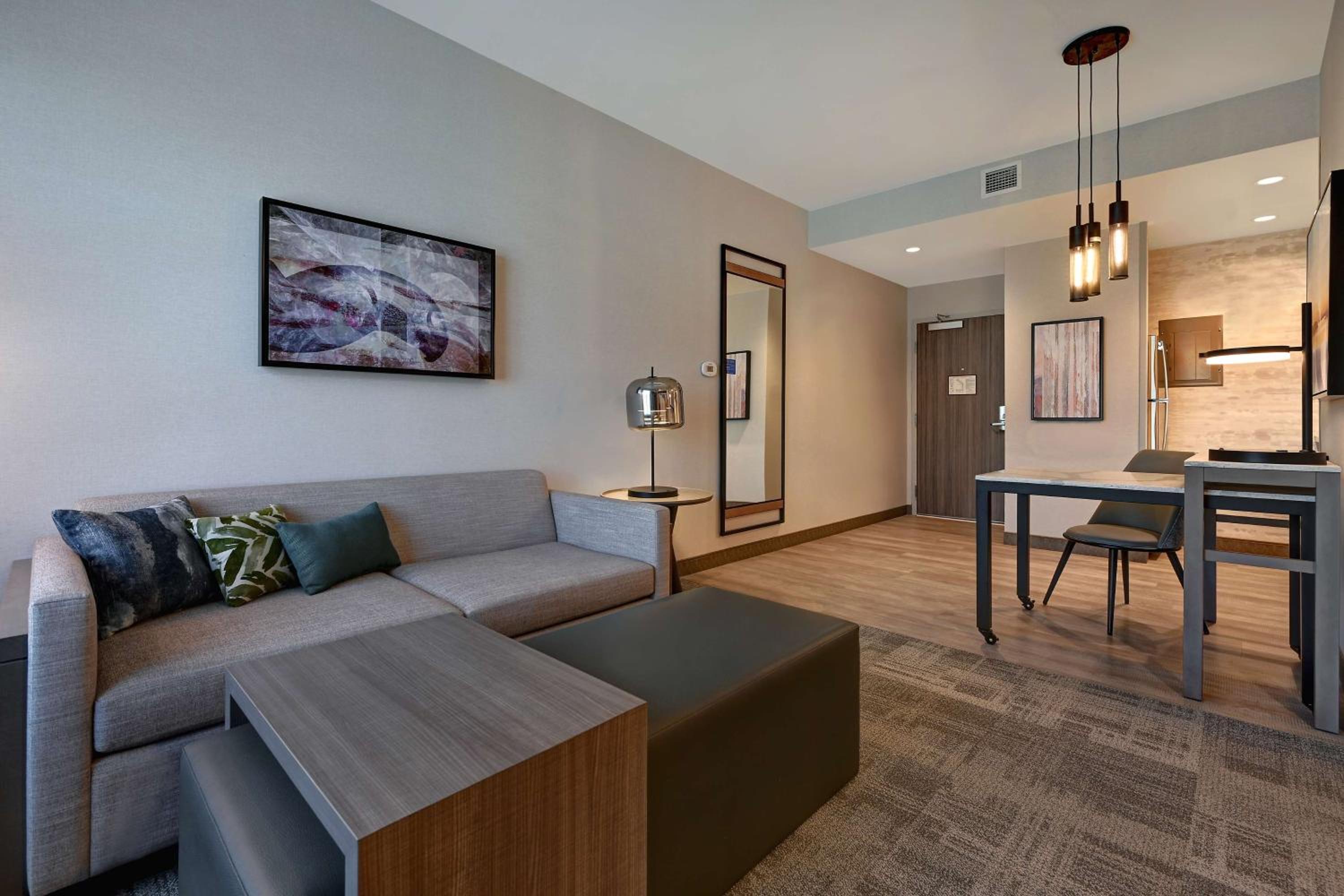 One-Bedroom King Suite - Non-Smoking - Photo 1