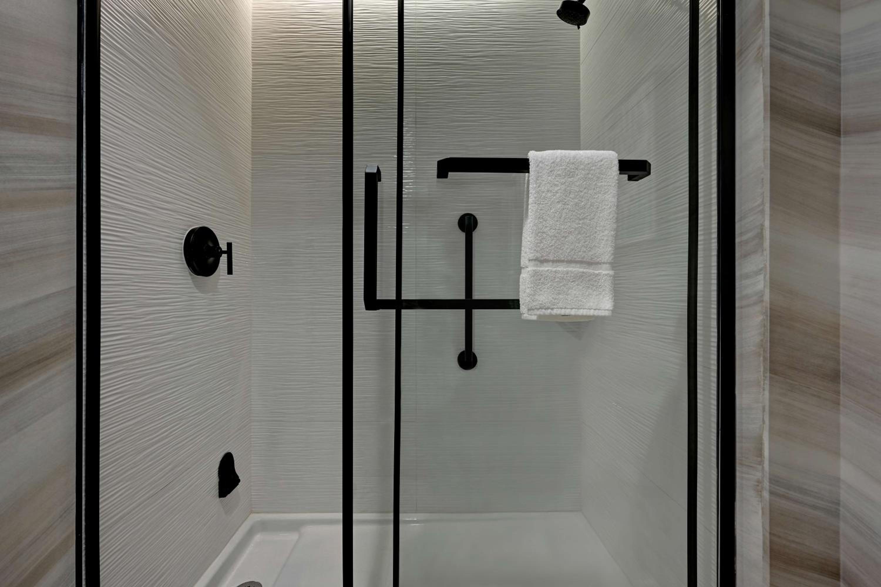 King Studio Suite - Non-Smoking - Photo 9