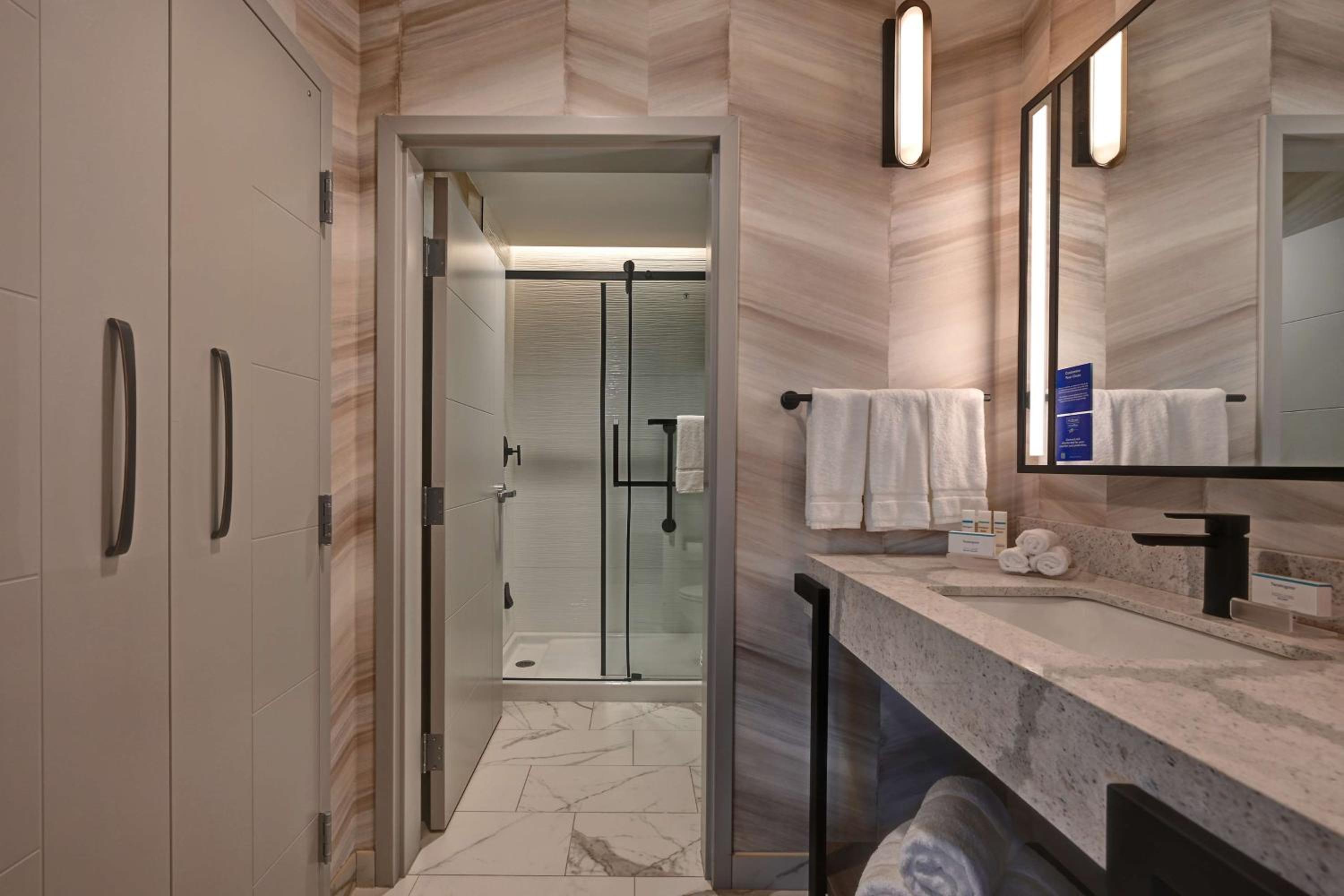 King Studio Suite - Non-Smoking - Photo 7