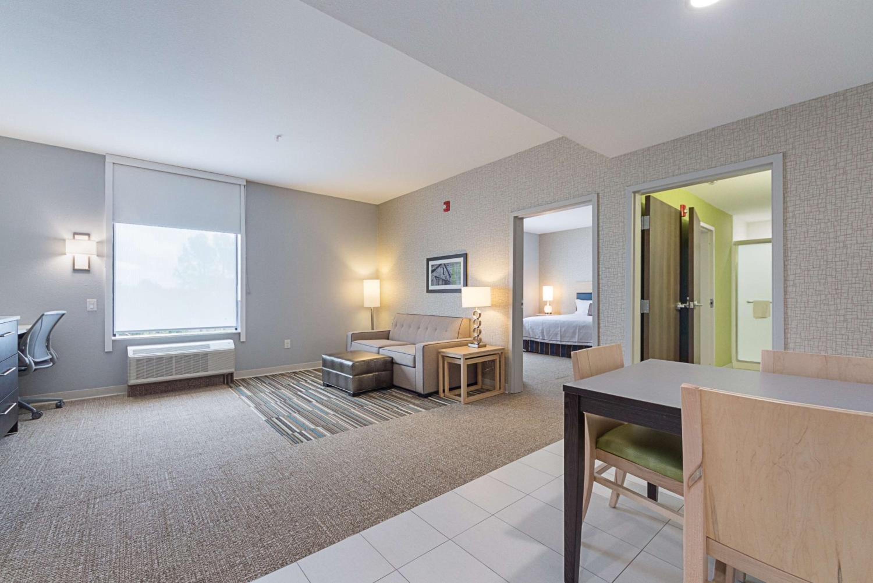 One-Bedroom King Suite - Non-Smoking photo 2