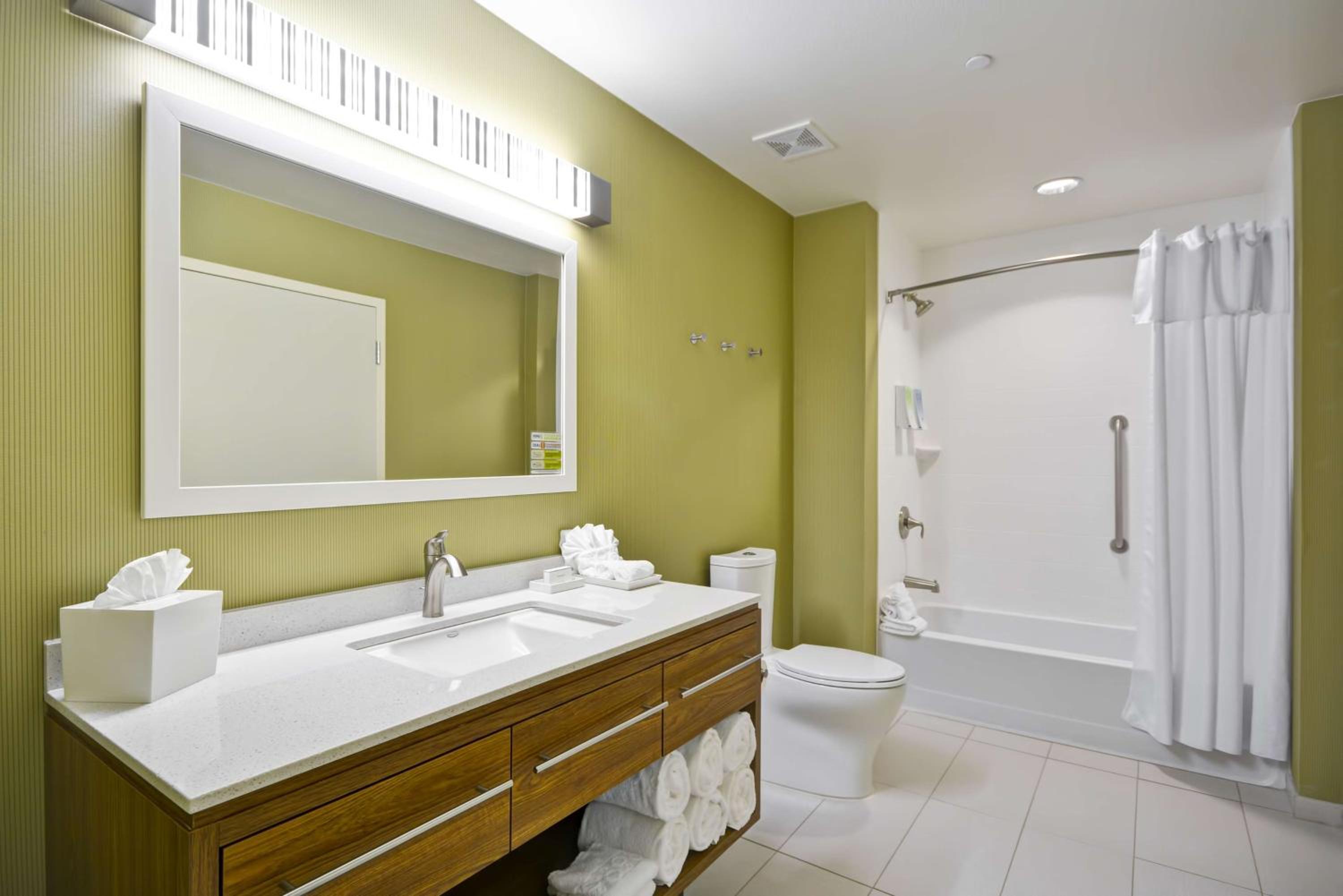 Studio Suite with Two Queen Beds - Hearing Access/Non-Smoking photo 3