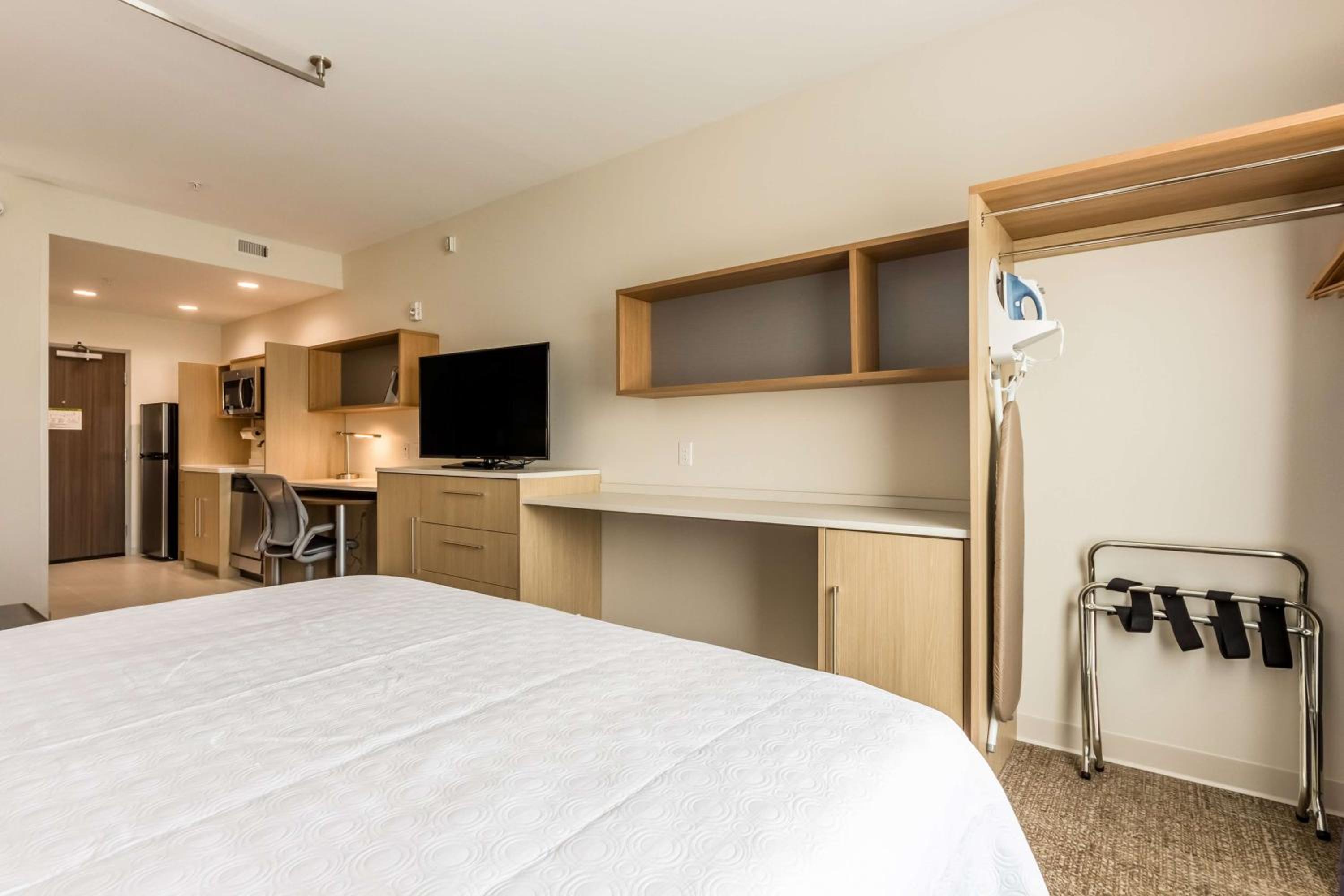 King Studio Suite - Hearing Access/Non-Smoking photo 1