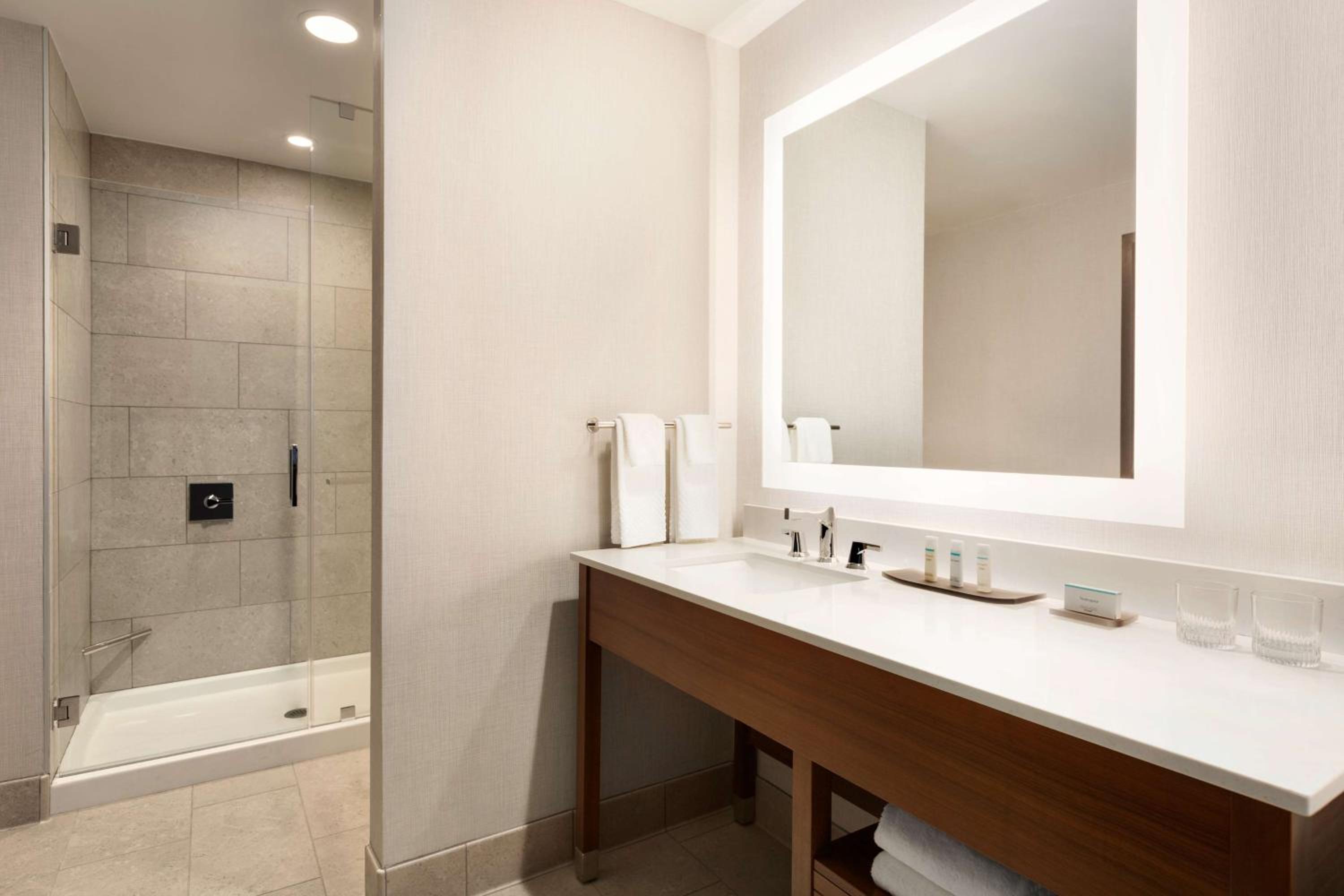 Corner King Suite - Hearing Accessible photo 2