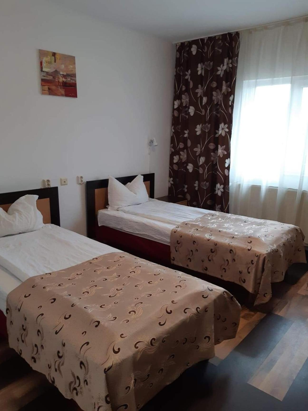 Standard Double or Twin Room photo 1