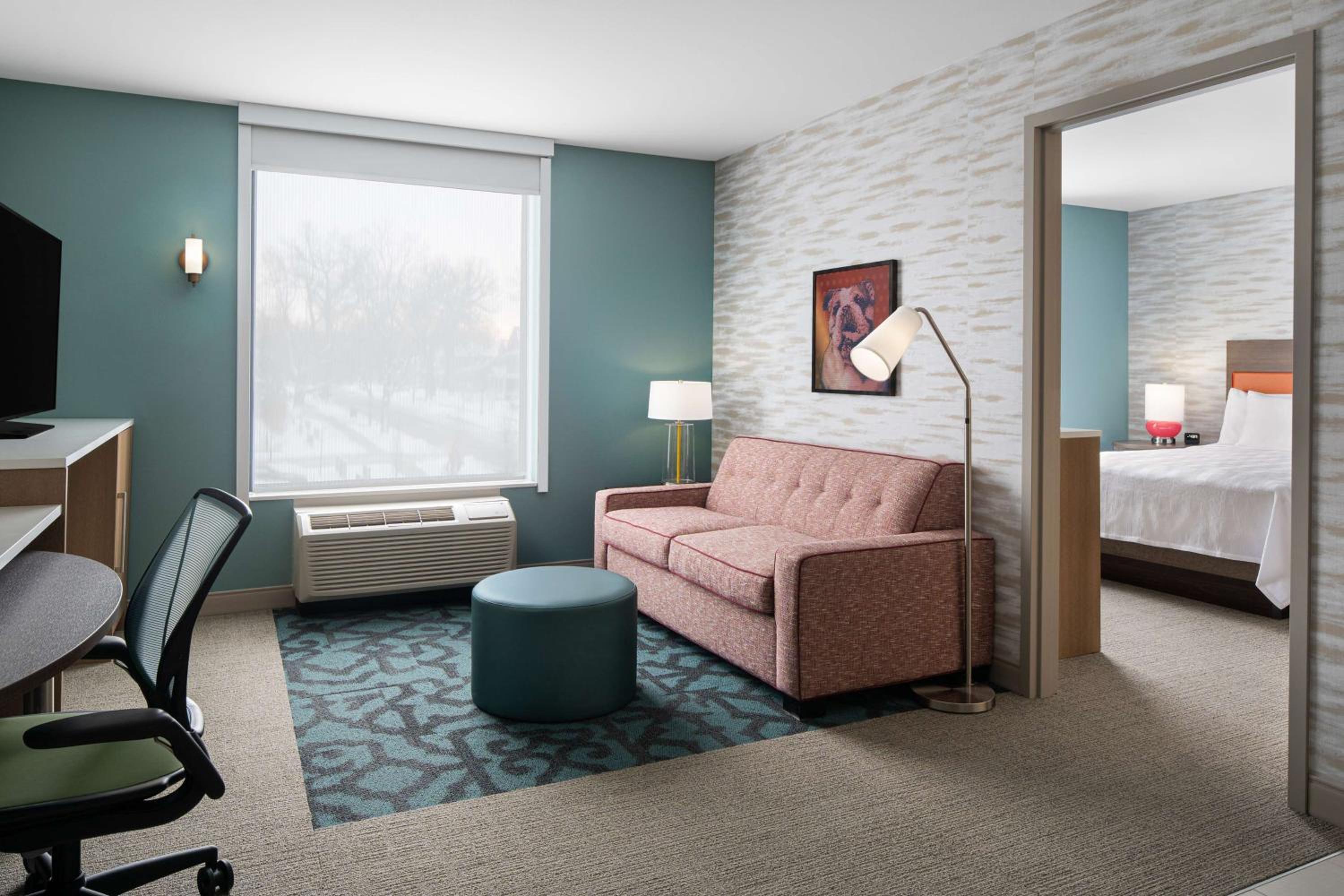 One-Bedroom Queen Suite - Non-Smoking - Photo 1