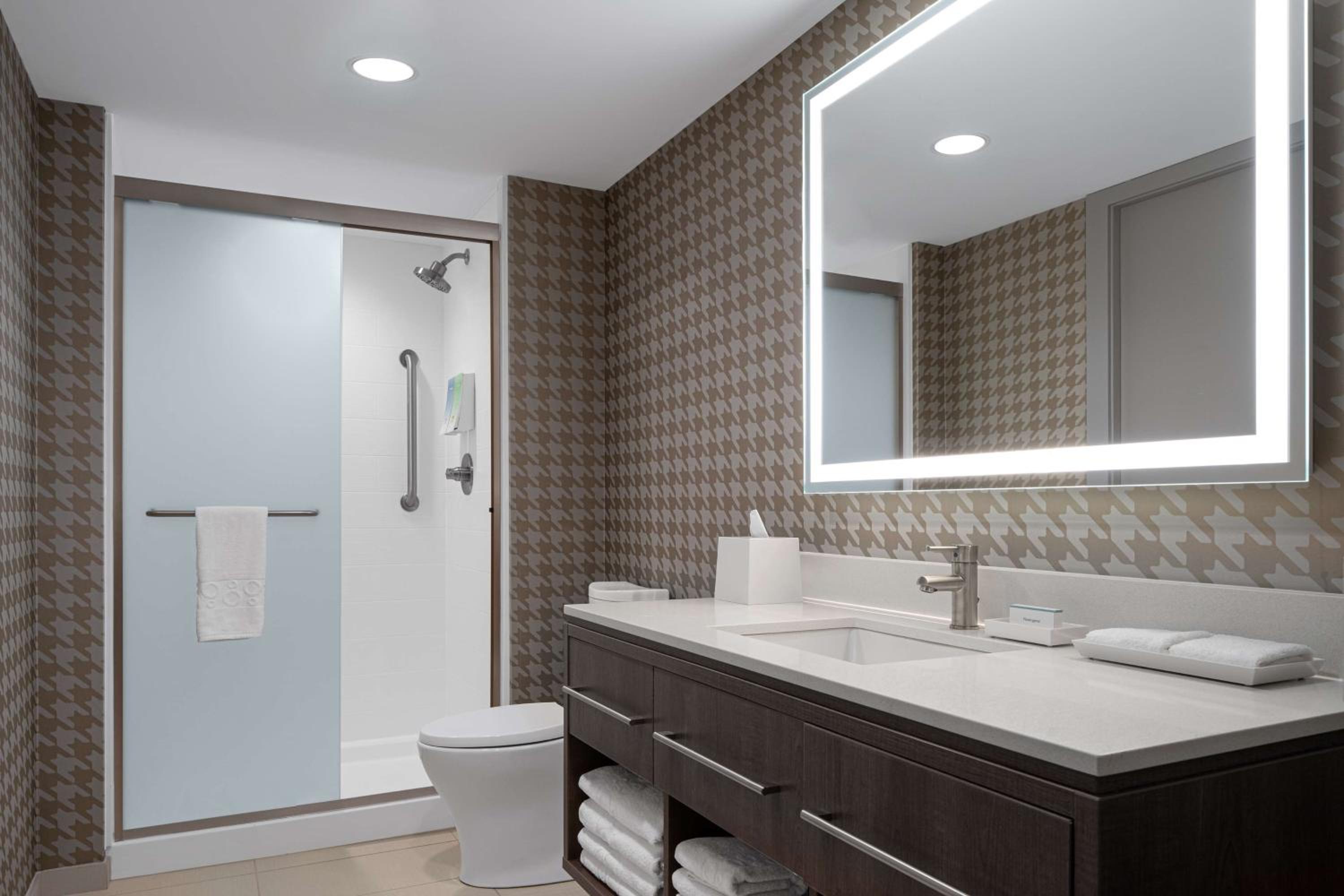 King Studio Suite - Non-Smoking - Photo 6