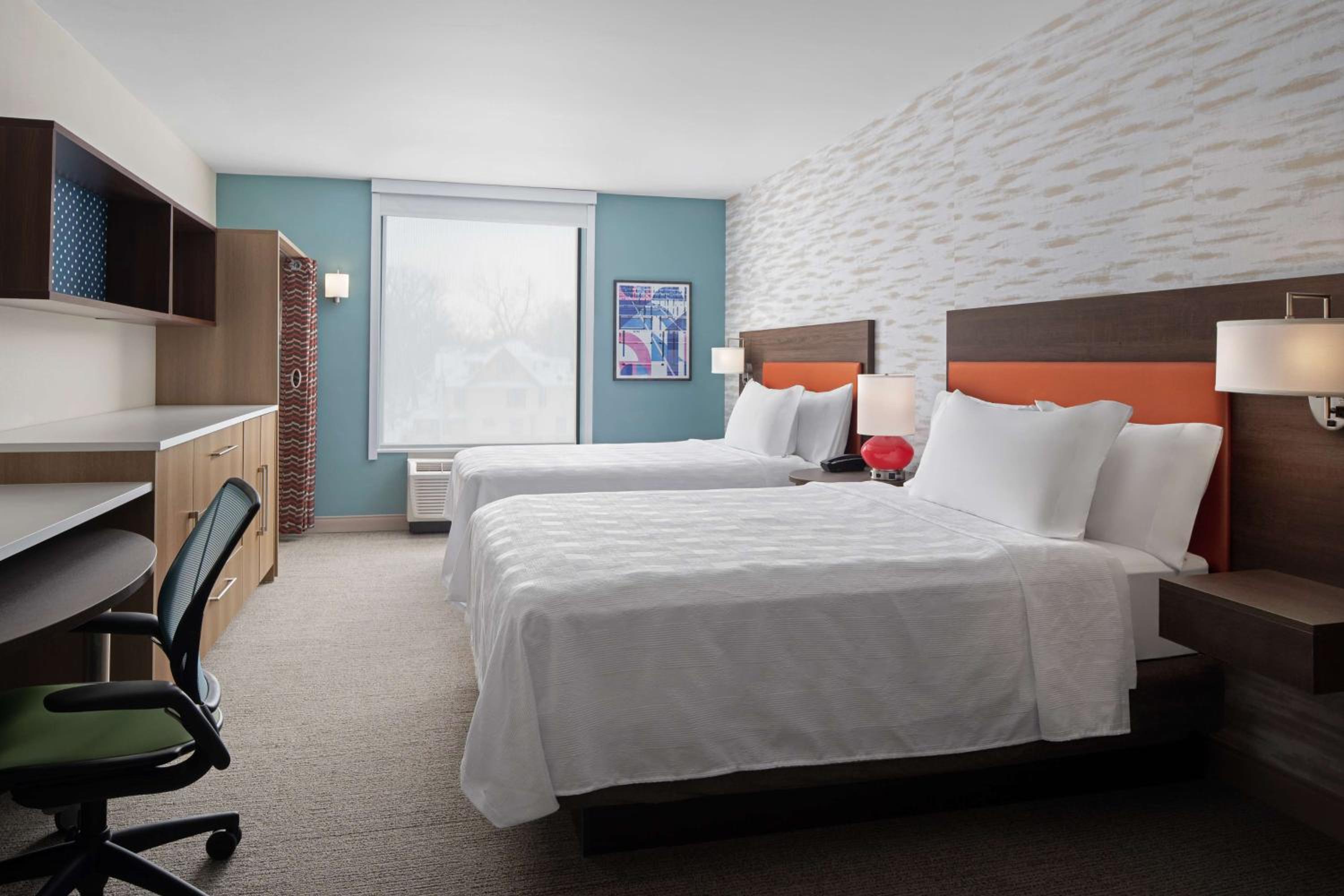 Queen Studio with Two Queen Beds - Non-Smoking - Photo 5