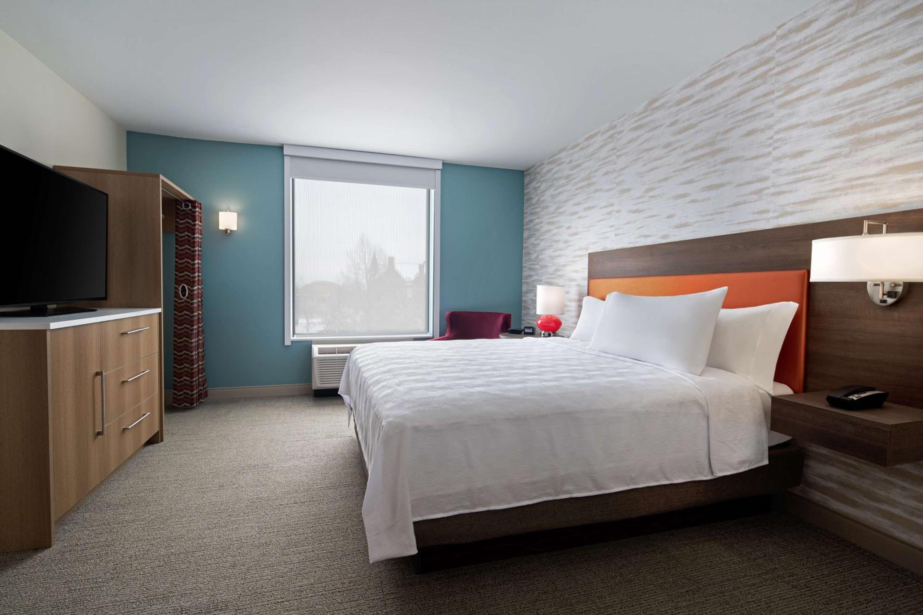 One-Bedroom King Suite - Non-Smoking - Photo 2