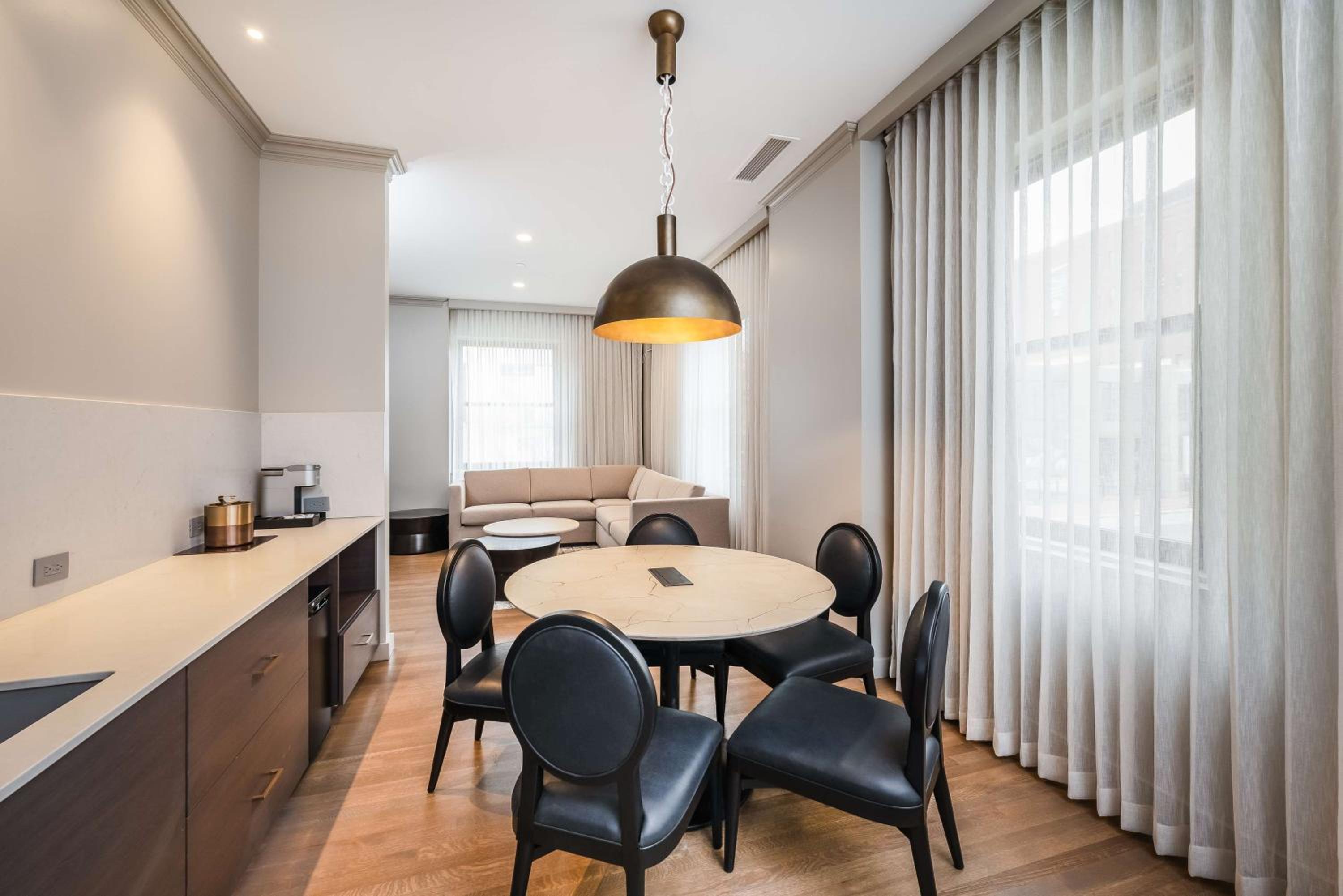 Executive Suite photo 3
