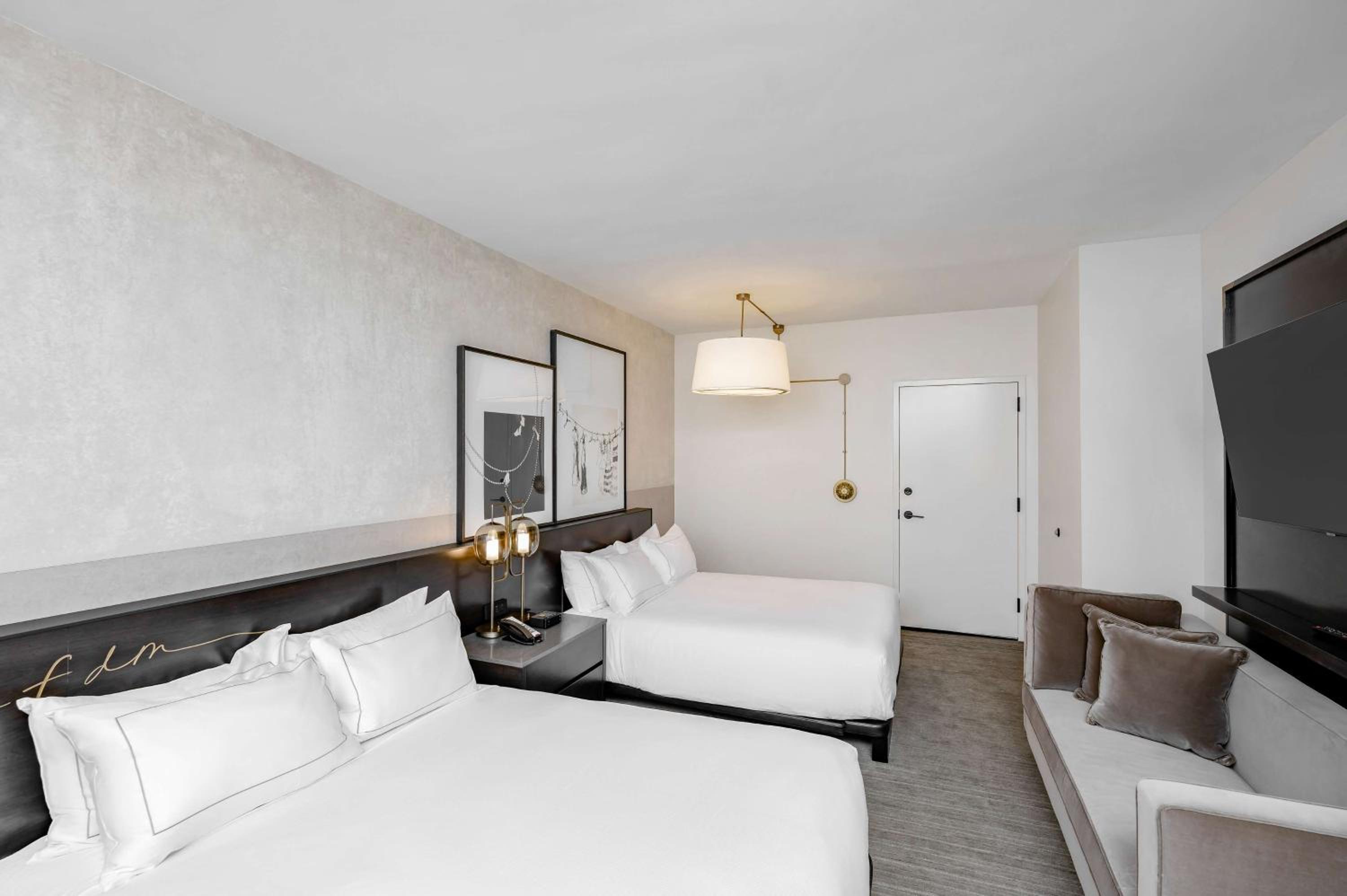 Studio Suite with Two Queen Beds - Photo 4