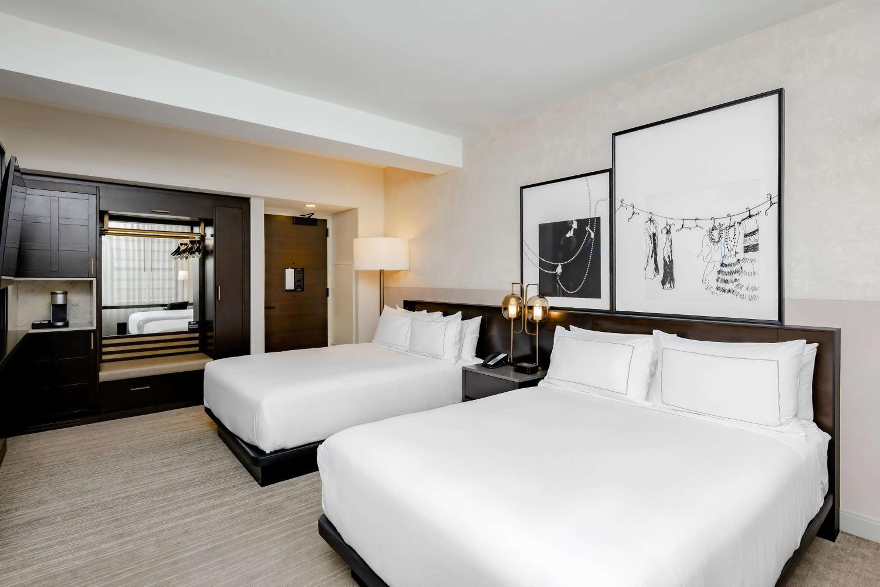 Queen Room with Two Queen Beds - Photo 6