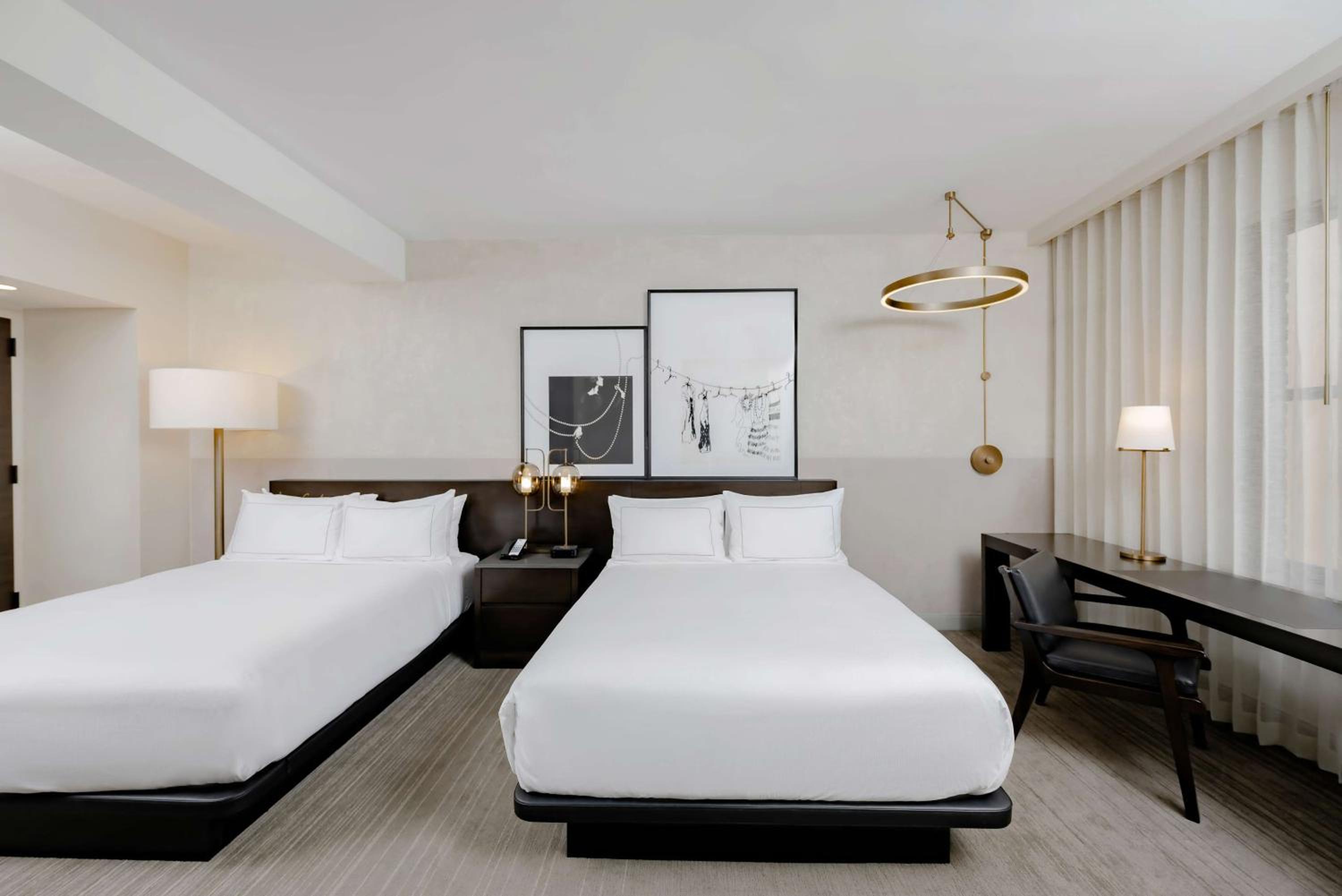 Queen Room with Two Queen Beds - Photo 8