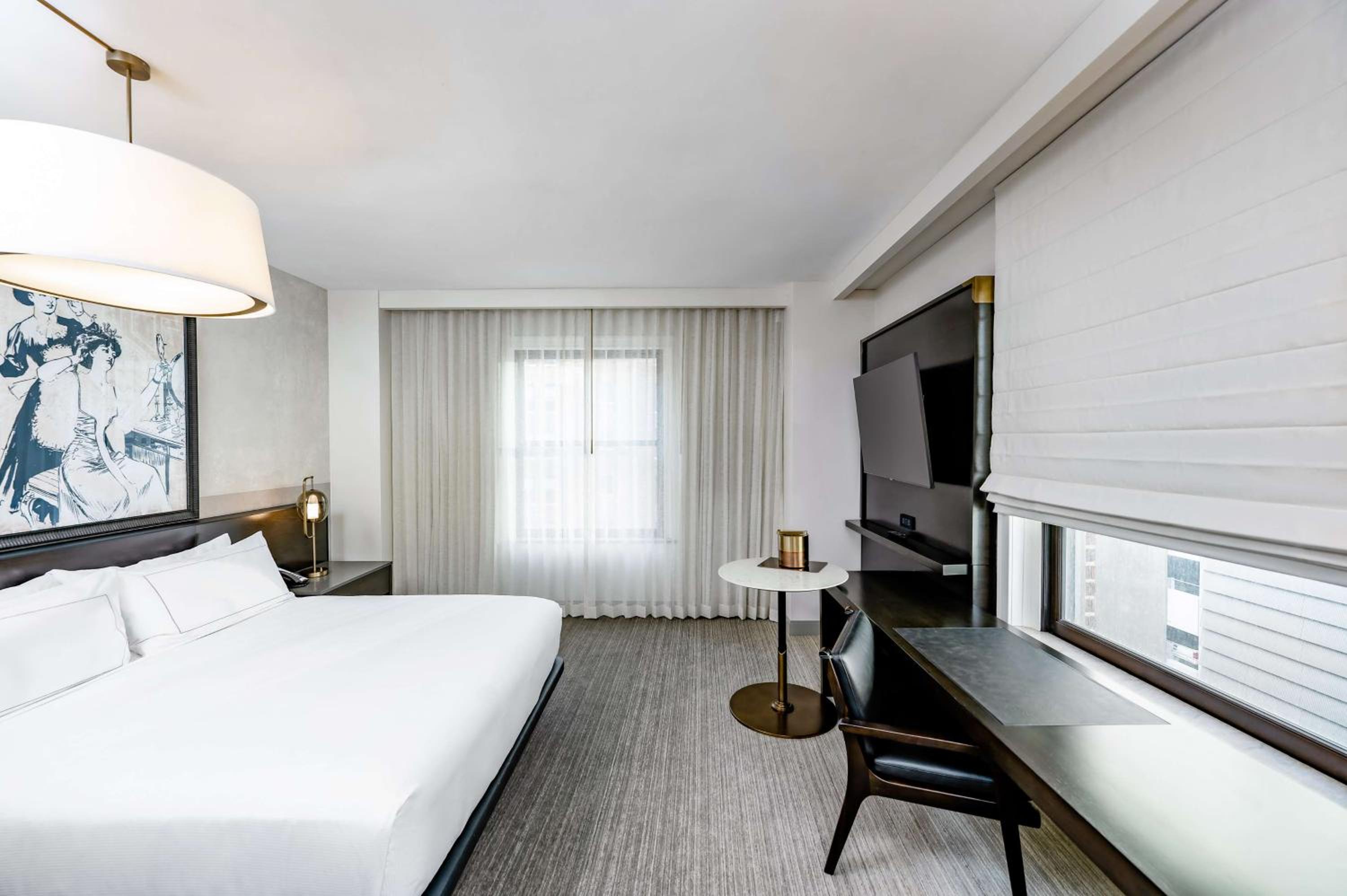 Corner King Room - Photo 1