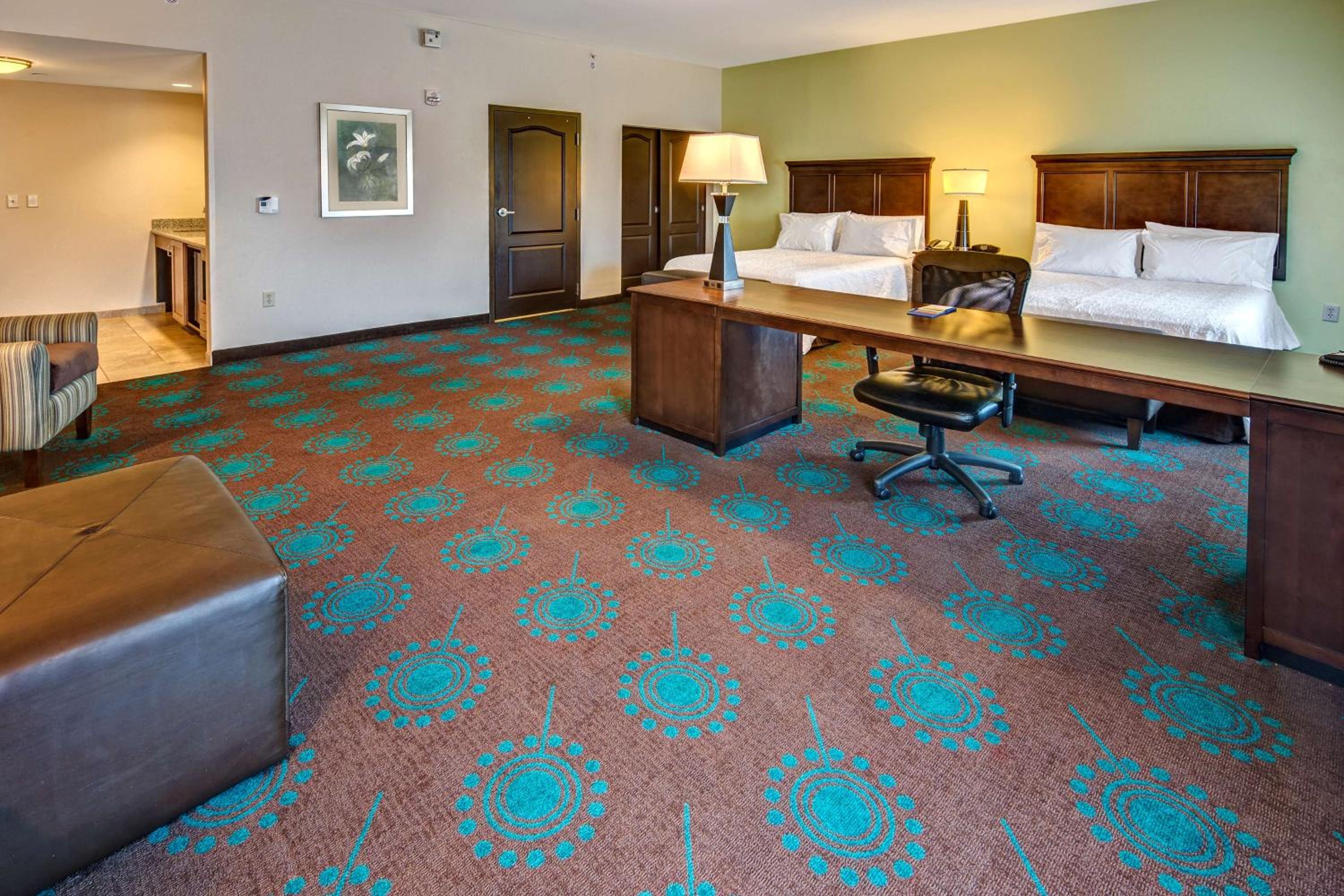 Suite with Two Queen Beds and Sofa Bed - Hearing Accessible
