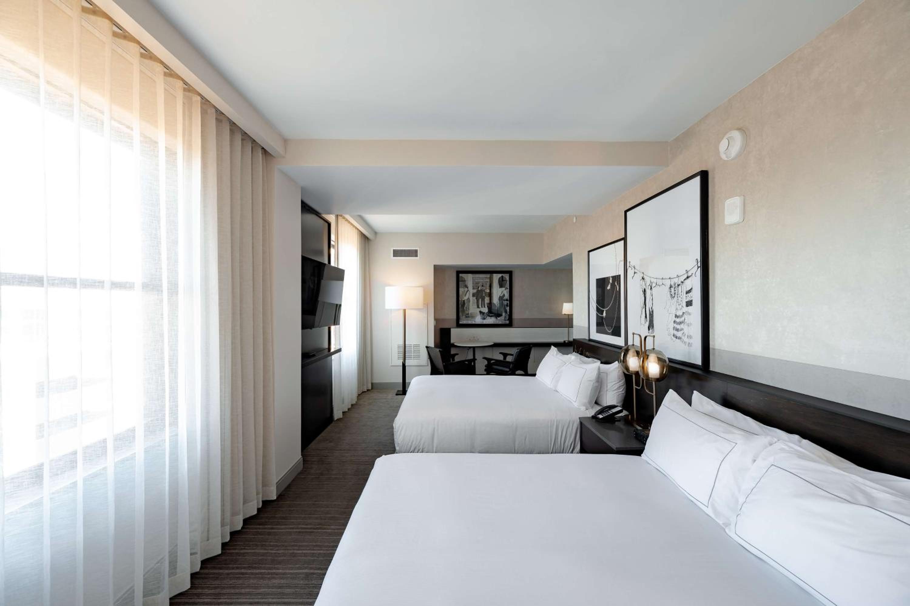 Queen Room with Two Queen Beds - Photo 2