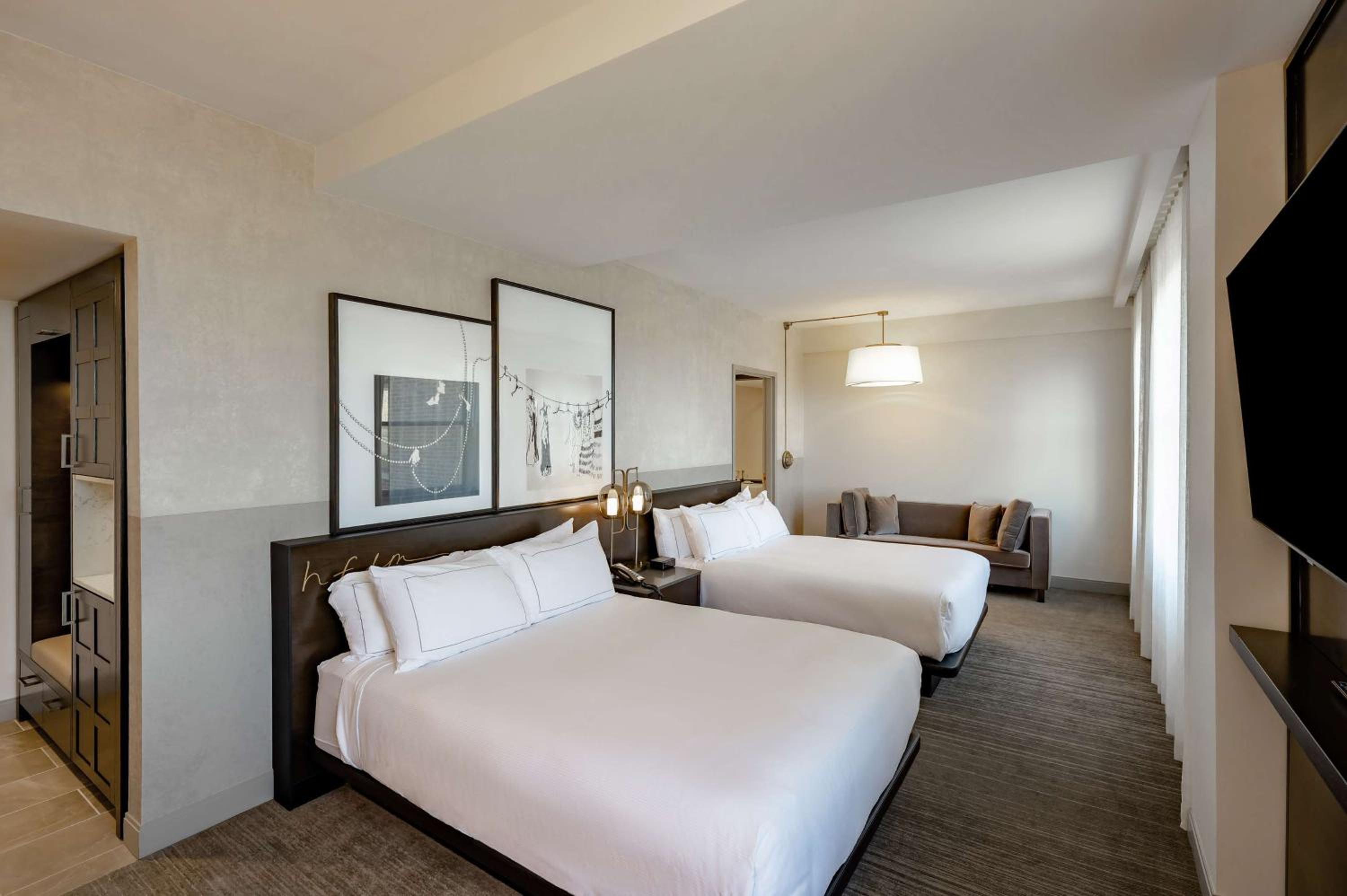 Queen Room with Two Queen Beds - Photo 1