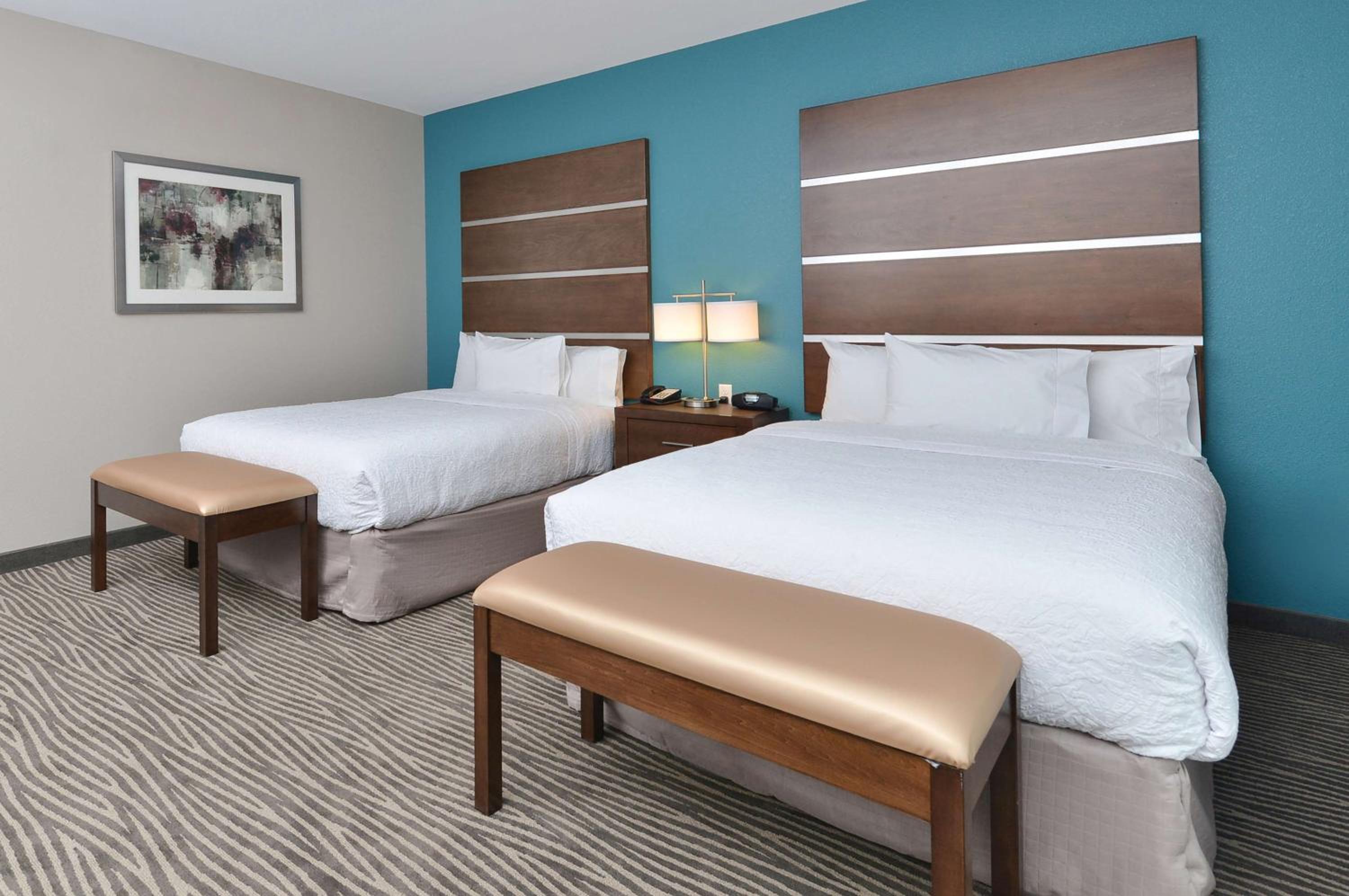 Queen Room with Two Queen Beds - Disability Access with Bathtub