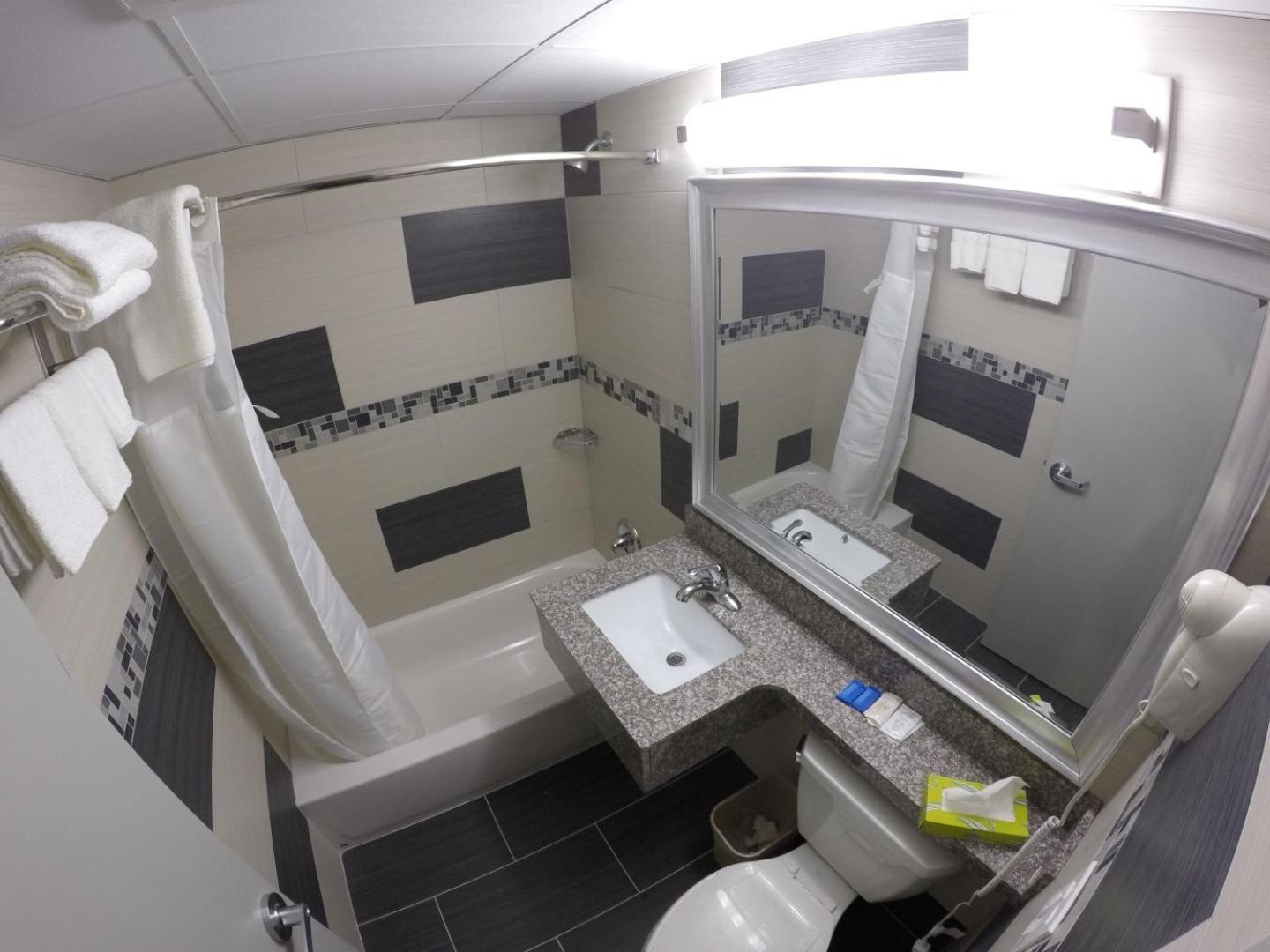 King Room - Non-Smoking - Photo 9