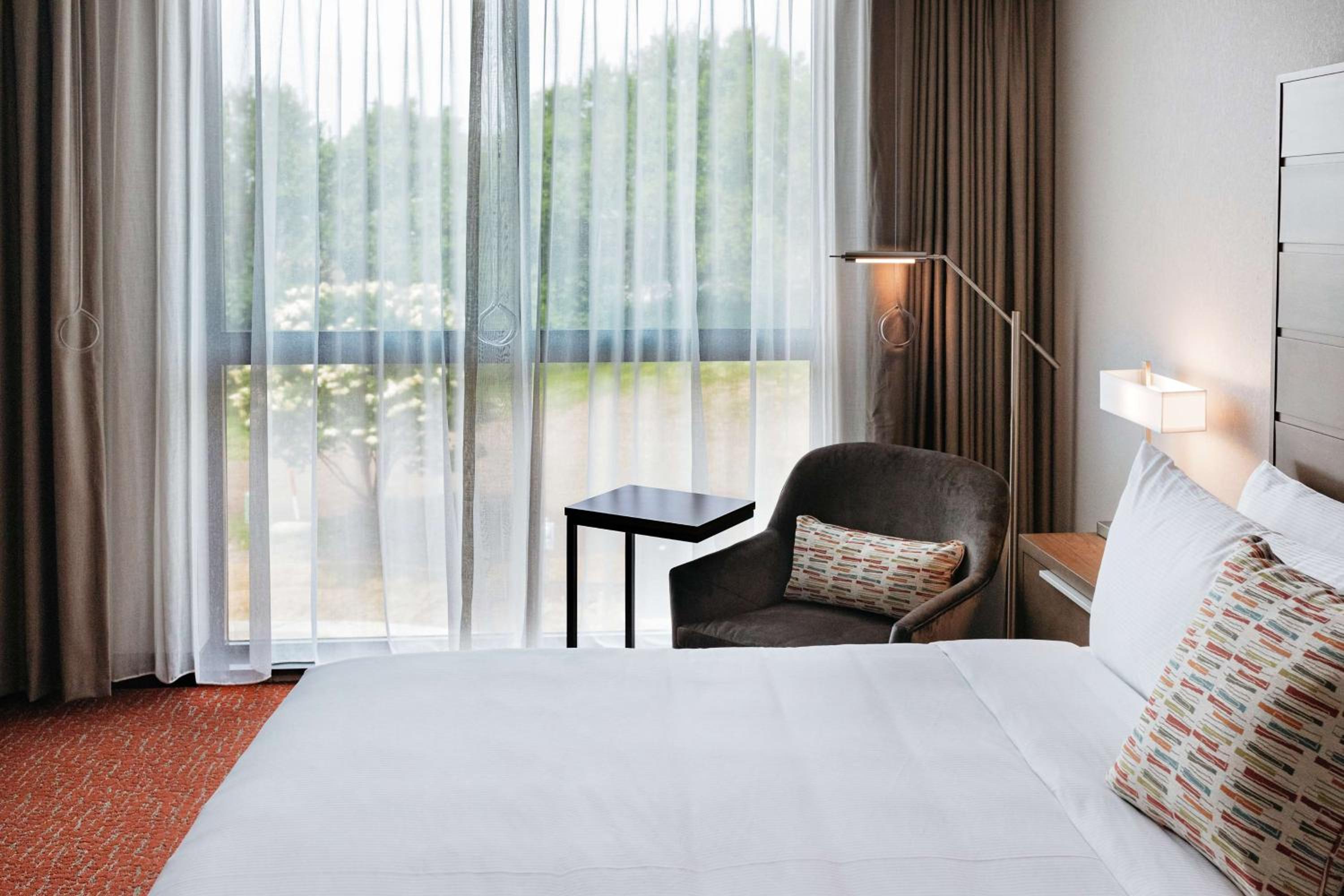 King Room - Mobility Access - Photo 1