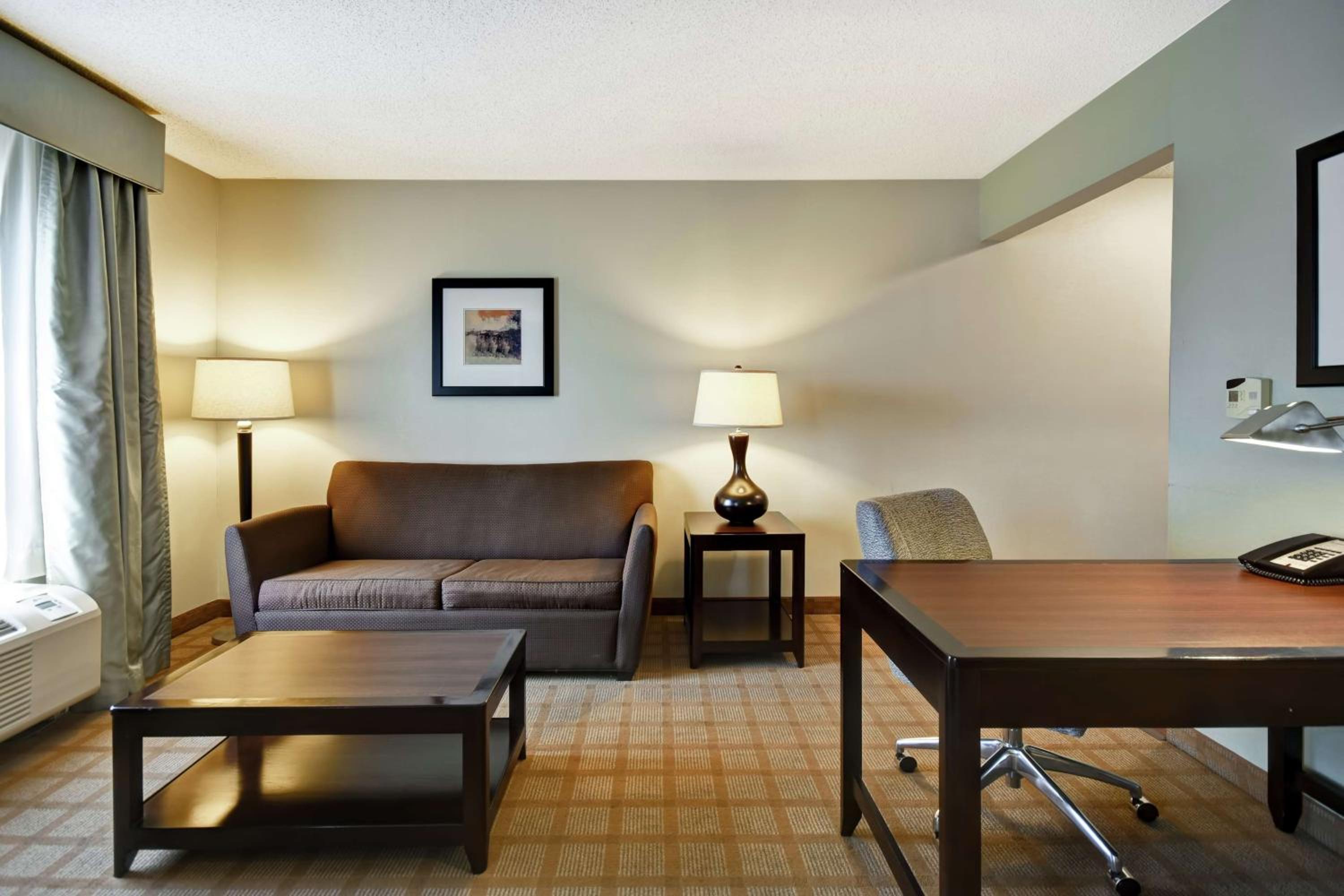 King Studio Suite With Whirlpool - Non-Smoking photo 1