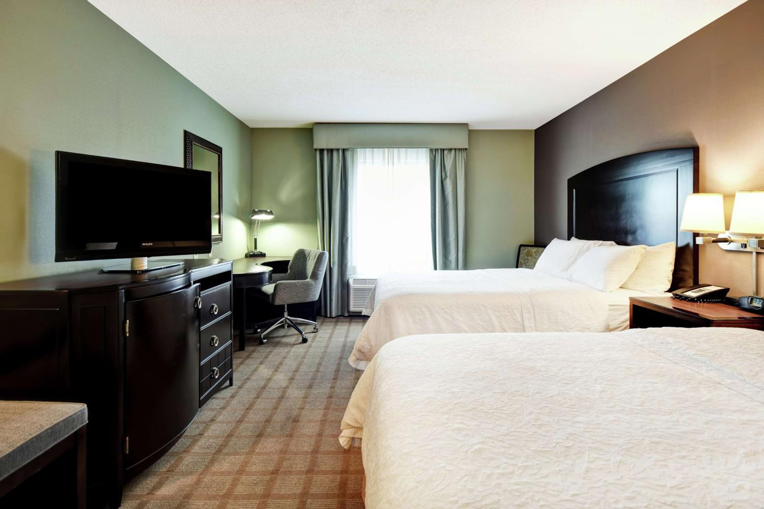 Room with Two Queen Beds - Non-Smoking - Photo 1