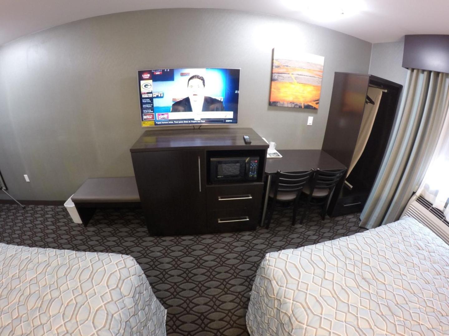 King Room - Non-Smoking - Photo 6