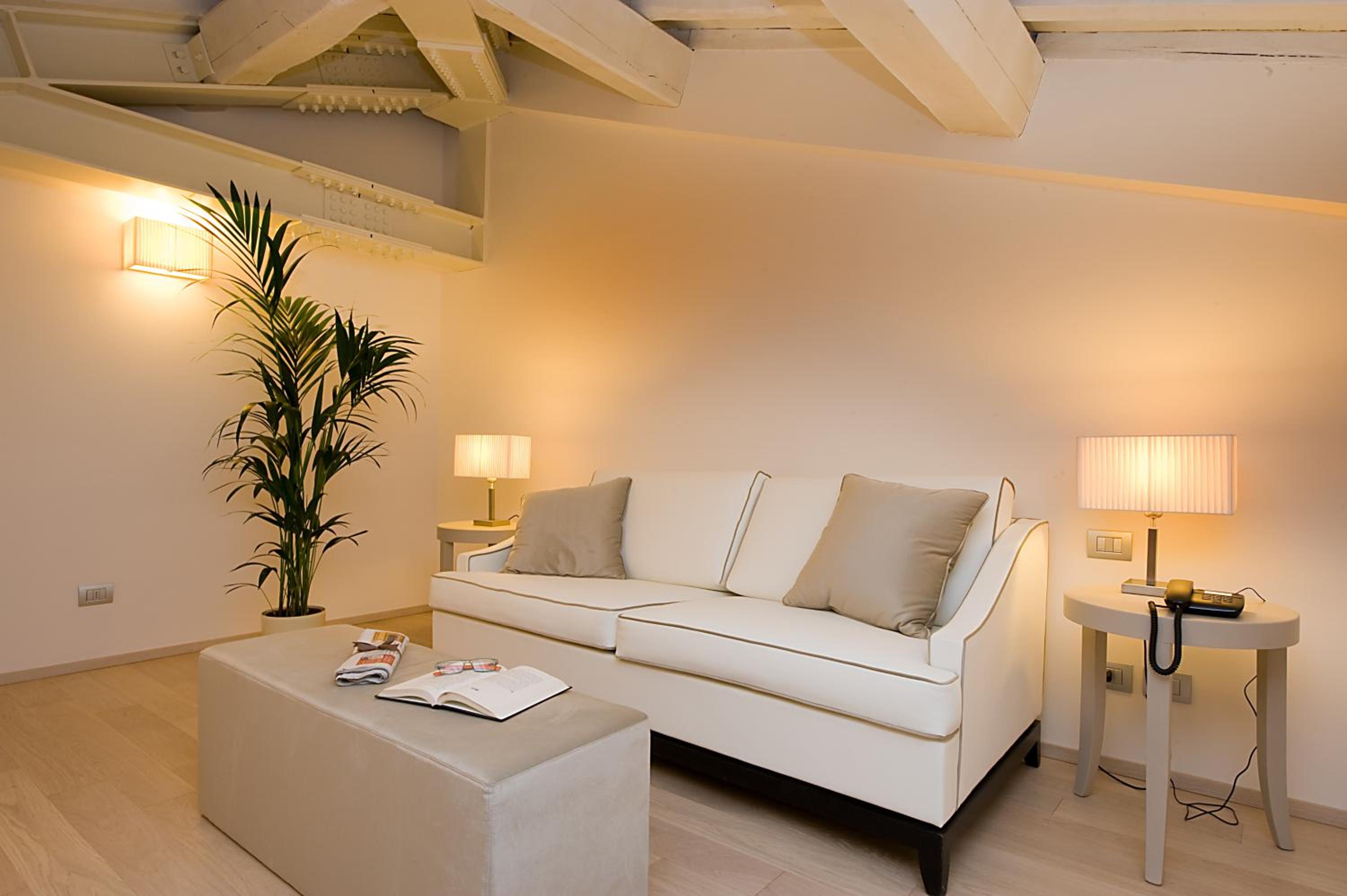 Family Room - Photo 5