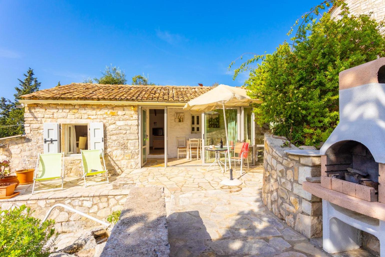 Villa photo 2