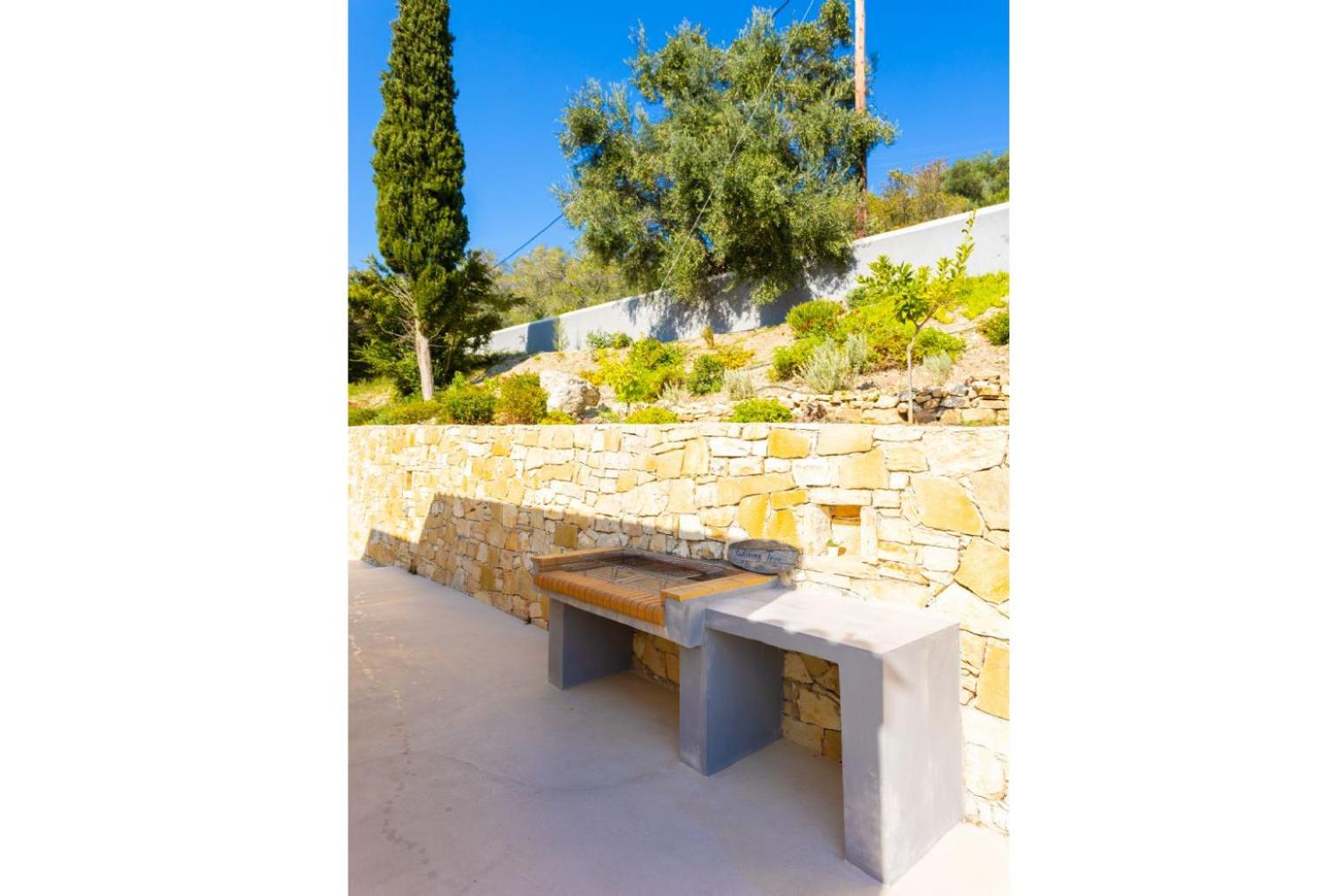 Villa photo 3