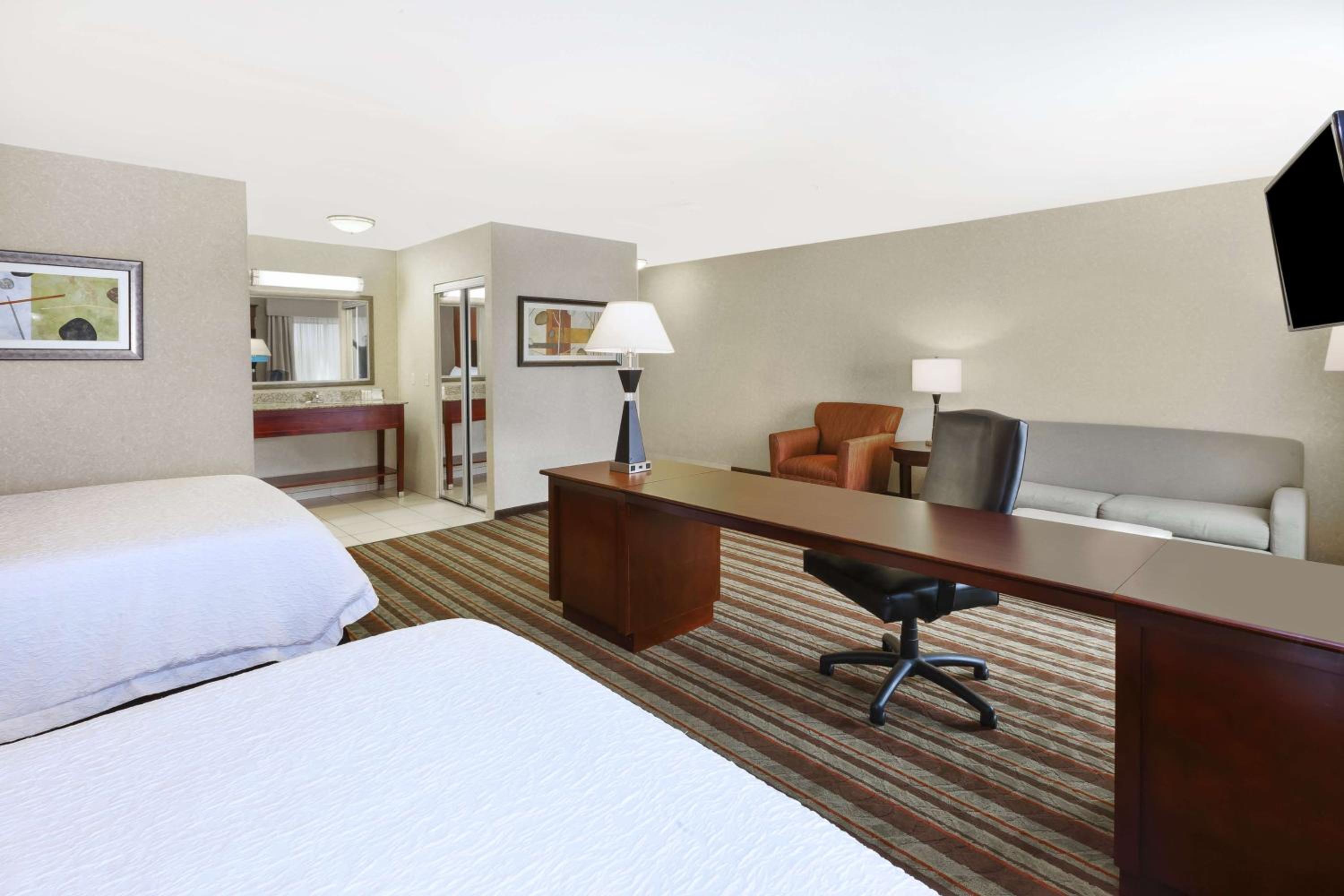 Queen Studio Suite with Two Queen Beds - Non-Smoking photo 1