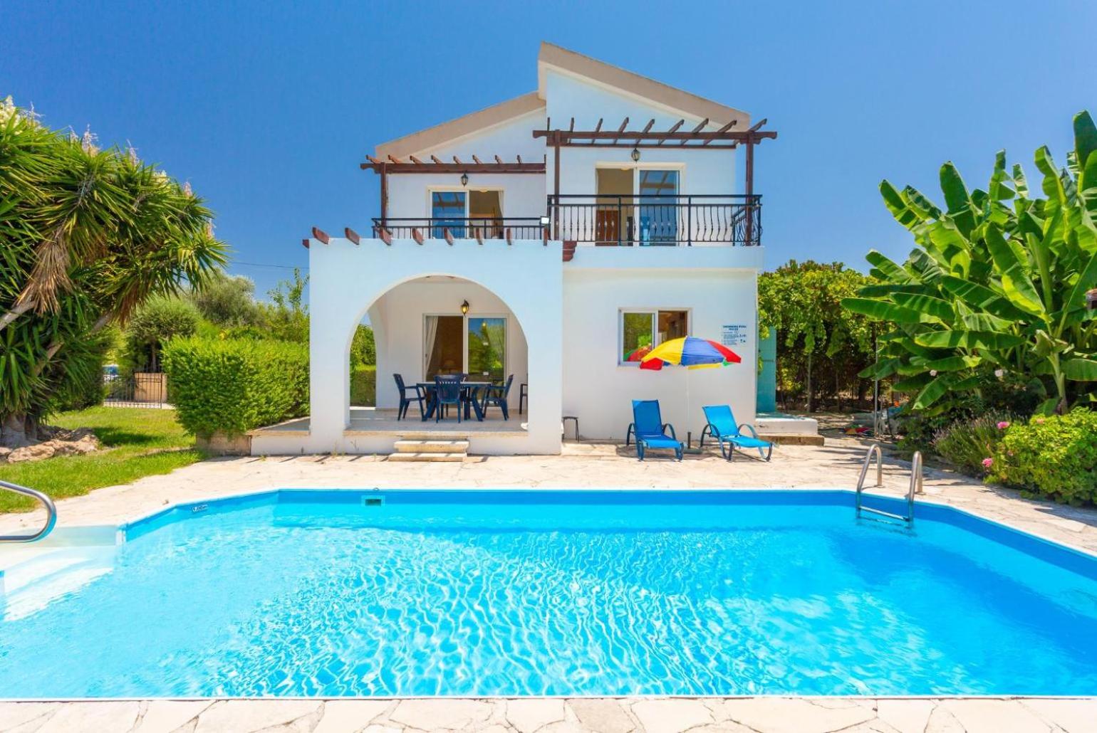 Villa photo 2