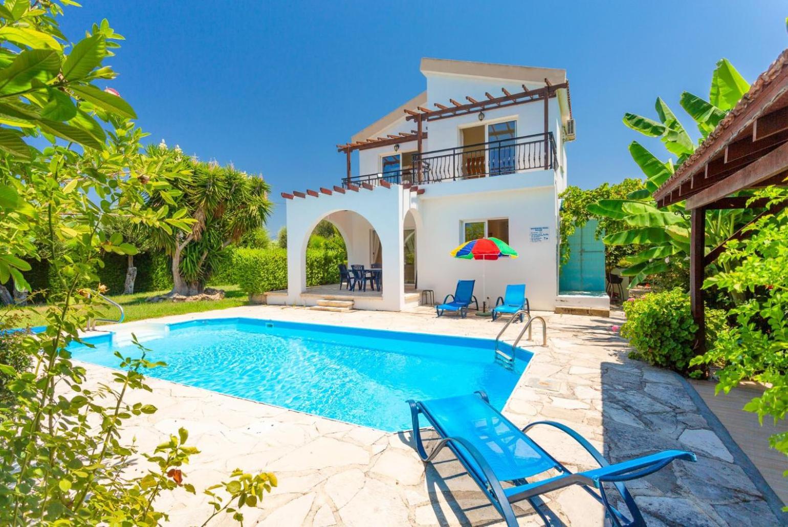 Villa photo 3