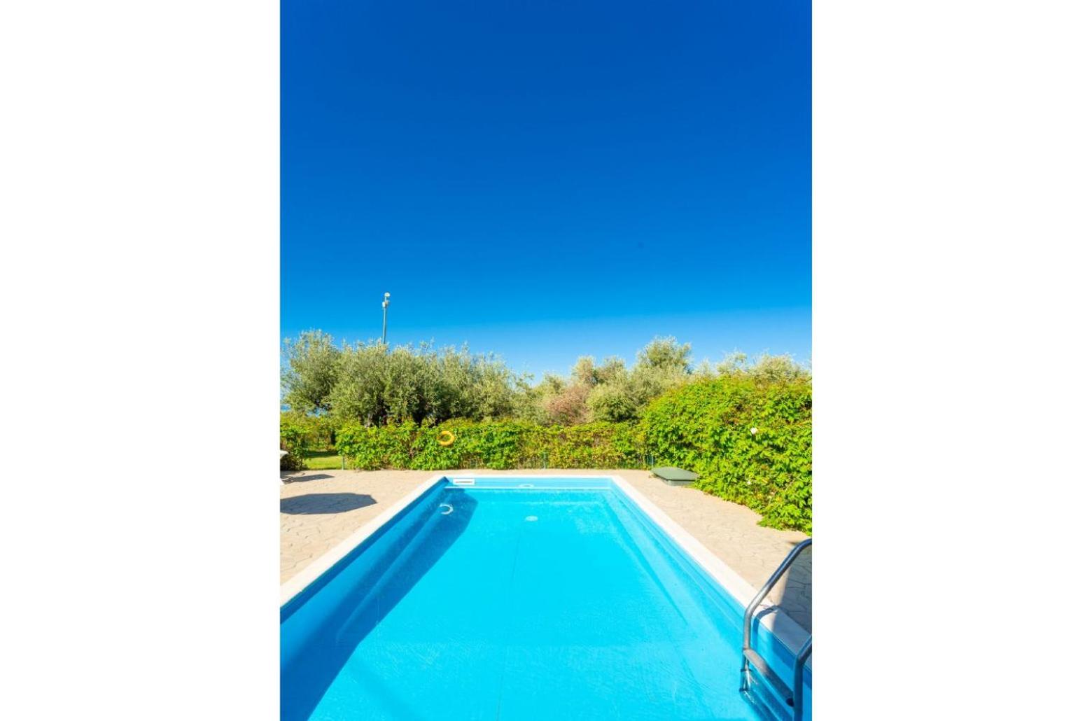 Villa photo 2