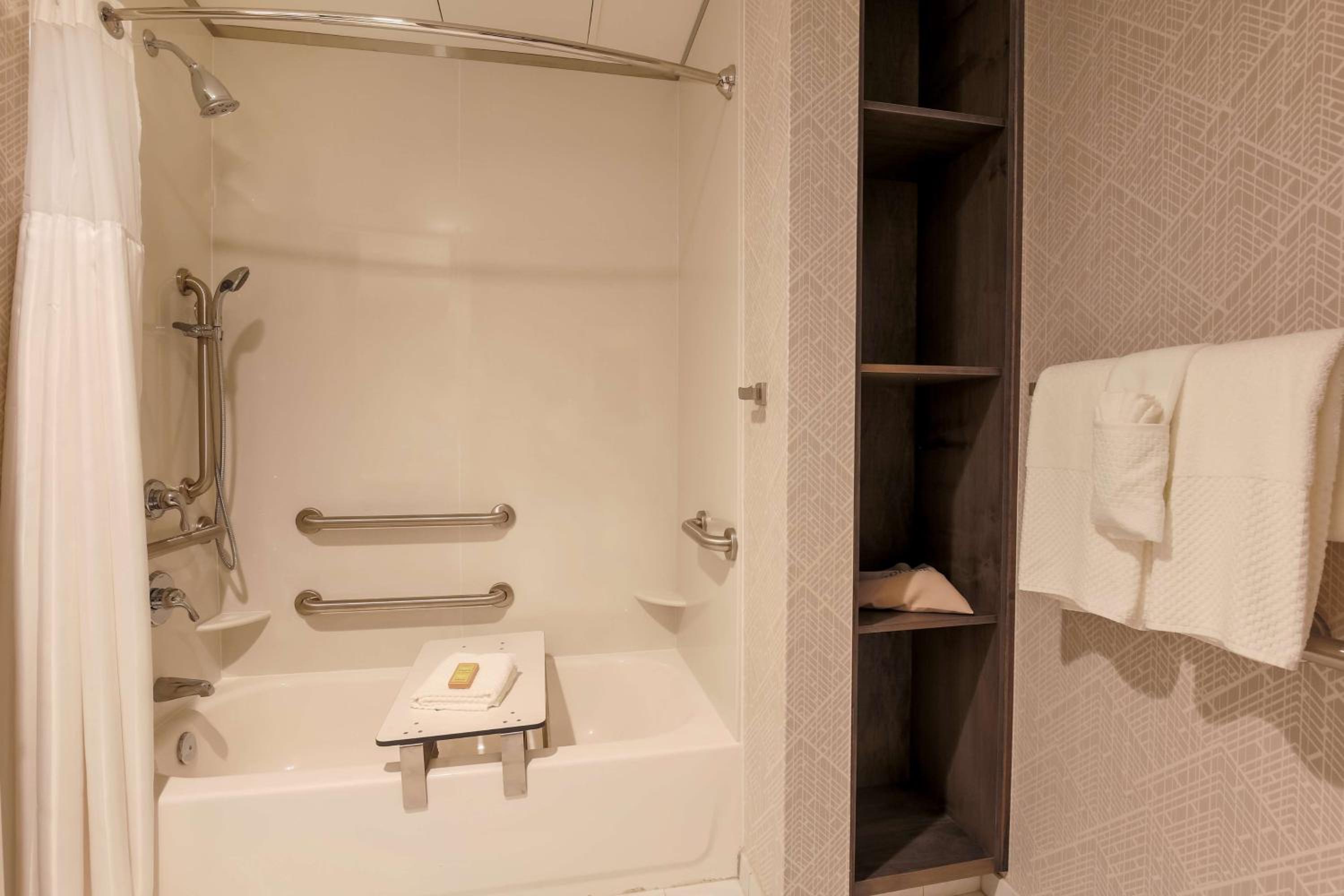 King Room with Accessible Tub - Mobility and Hearing Access