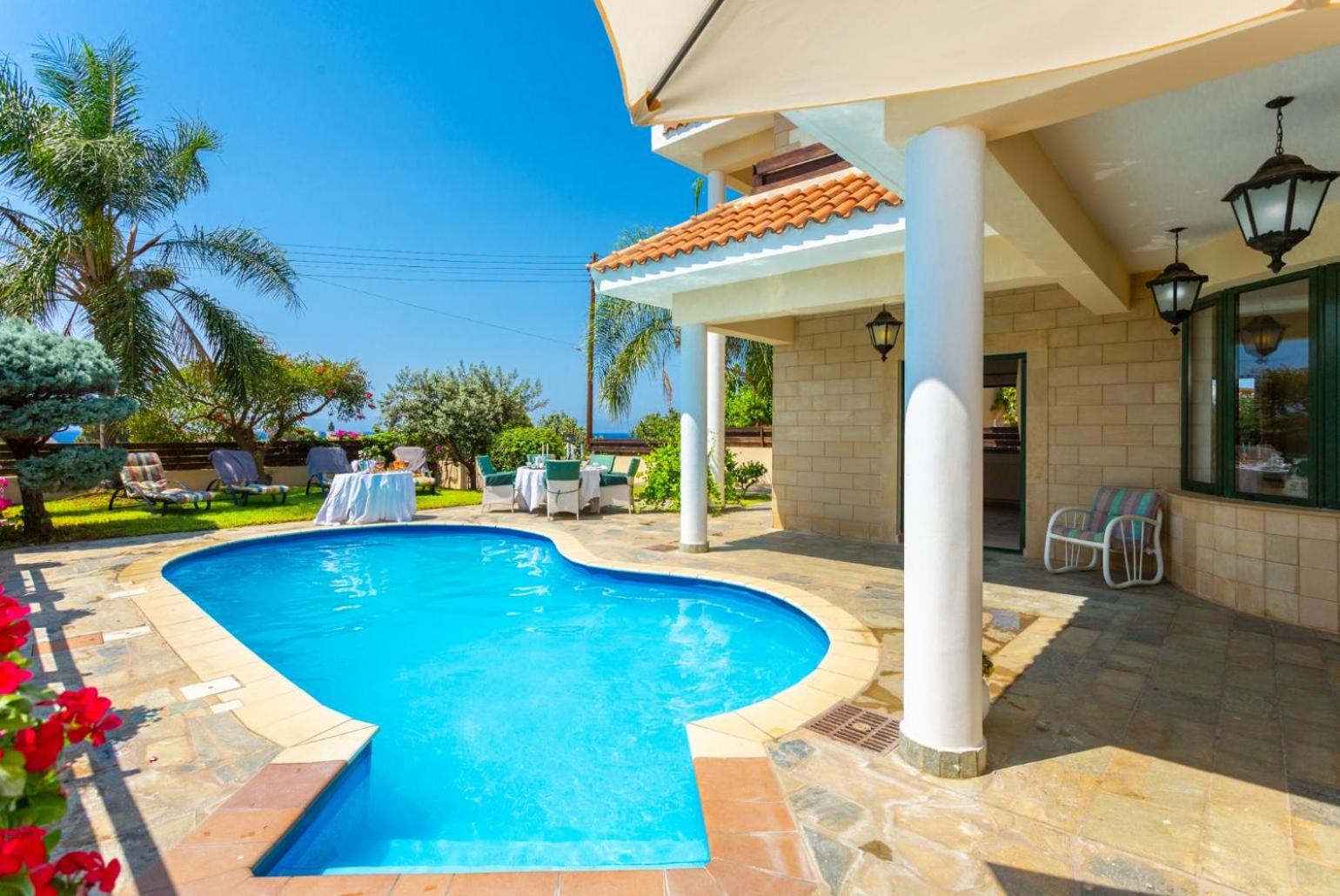 Villa photo 1