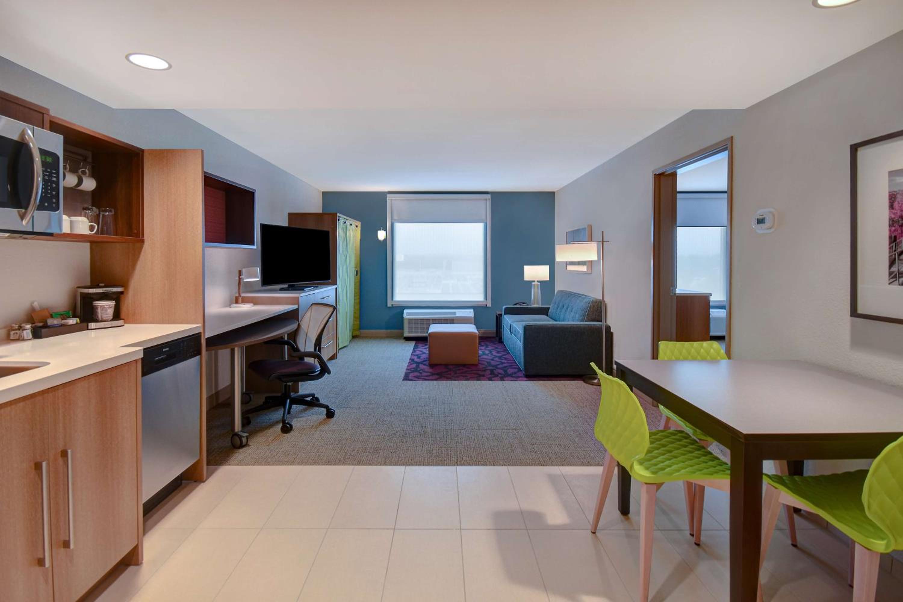 One-Bedroom King Suite - Non-Smoking - Photo 3