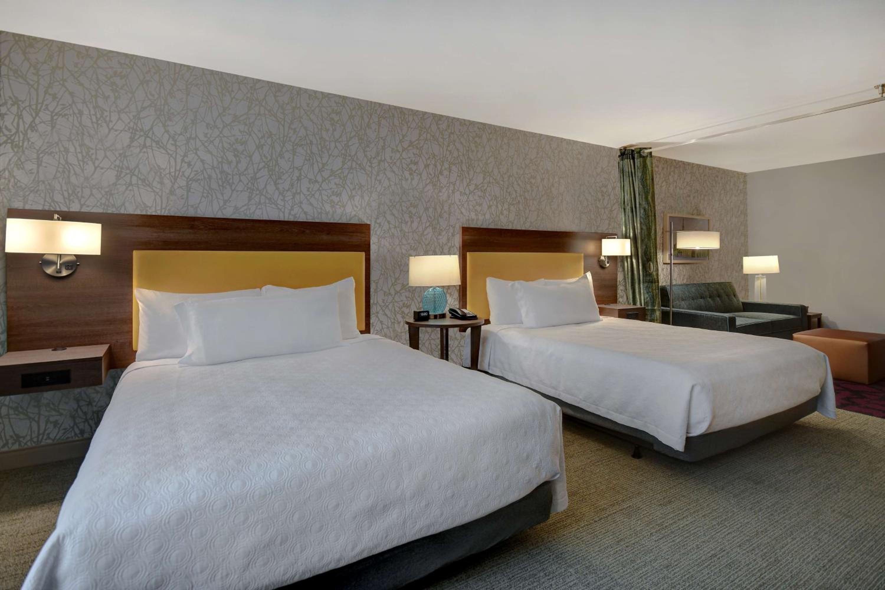 Queen Studio with Two Queen Beds - Non-Smoking - Photo 1