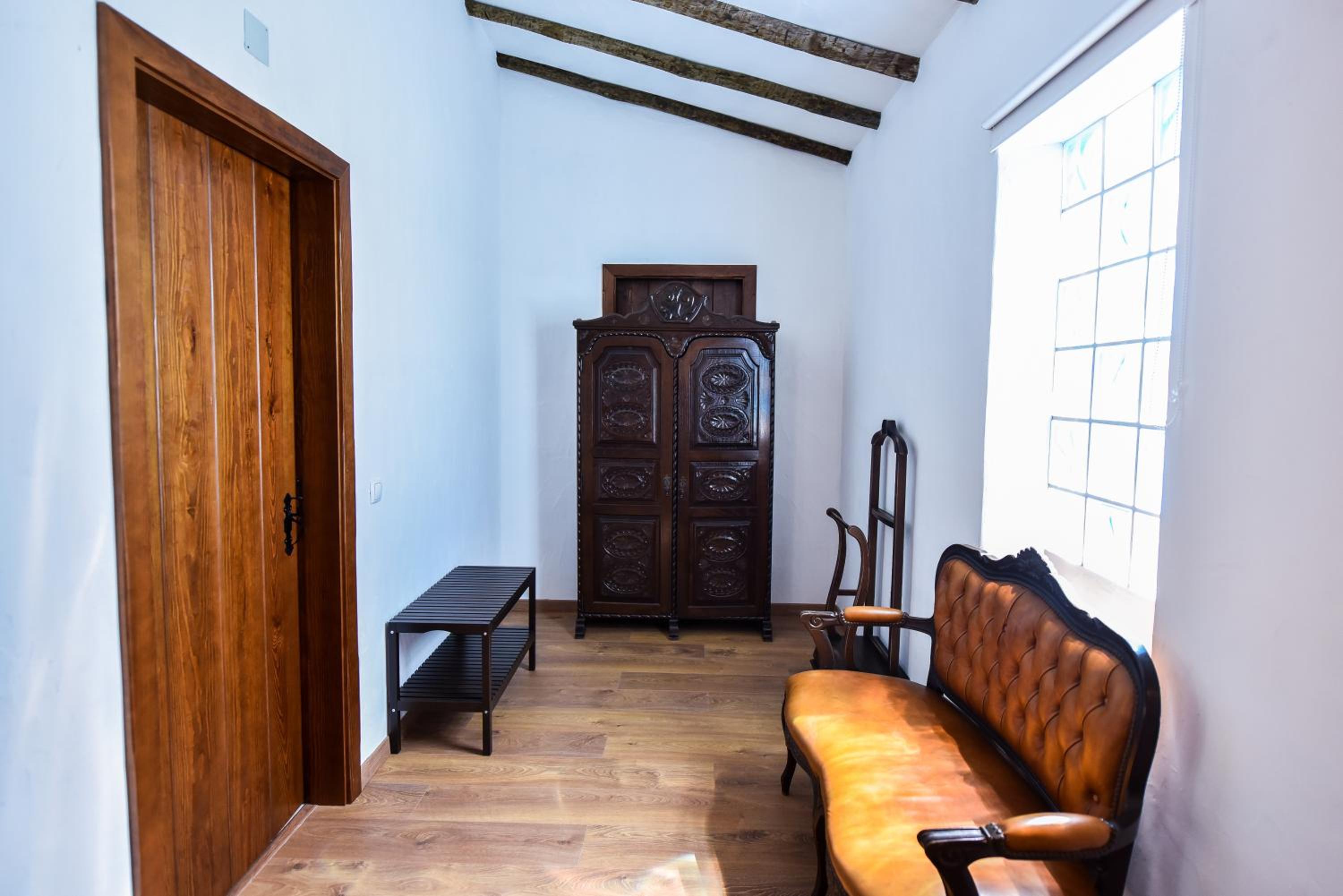 Deluxe Double Room (2 Adults + 1 Child) photo 1