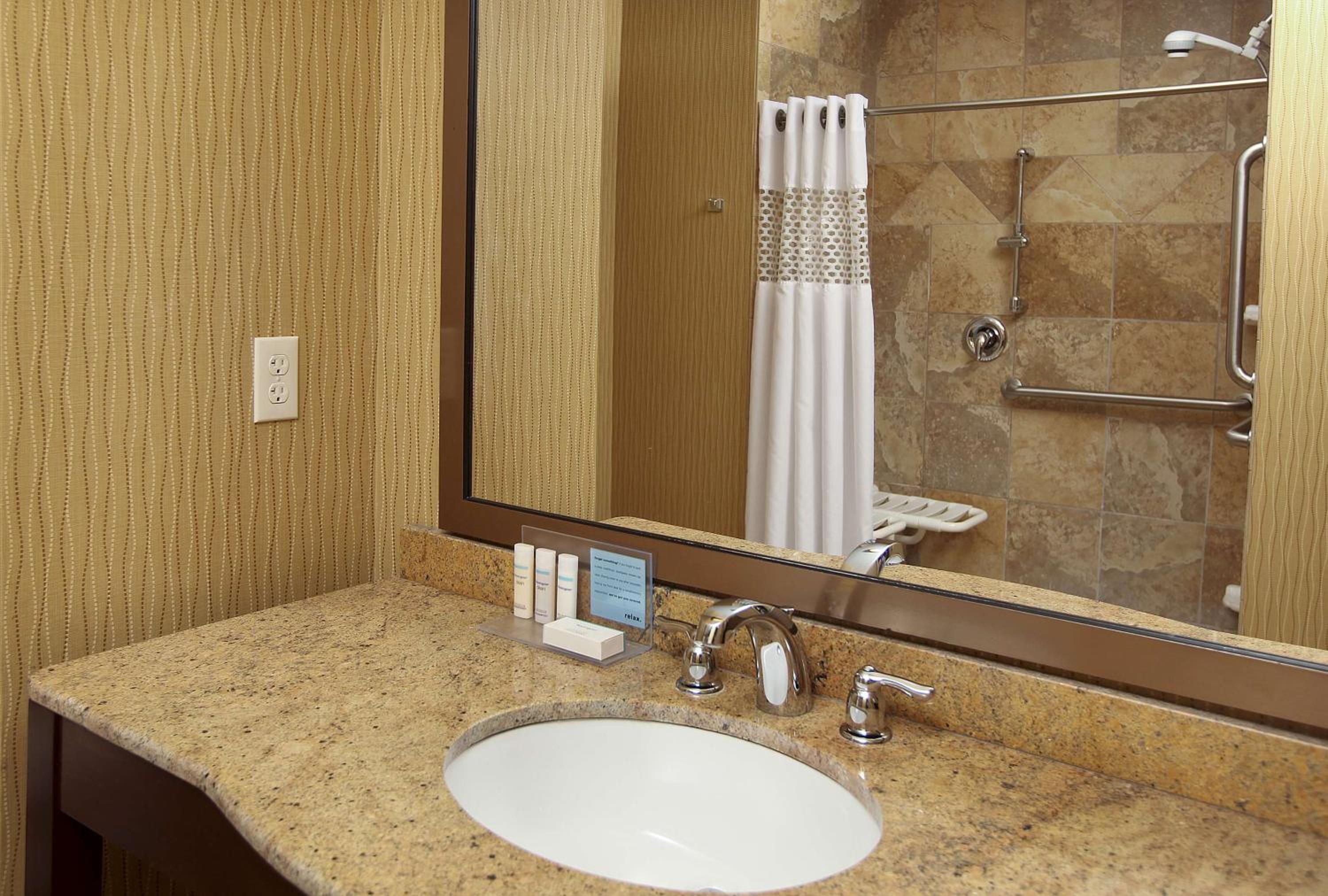 Queen Room with Two Queen Beds - Mobility and Hearing Access/Non-Smoking - Photo 5