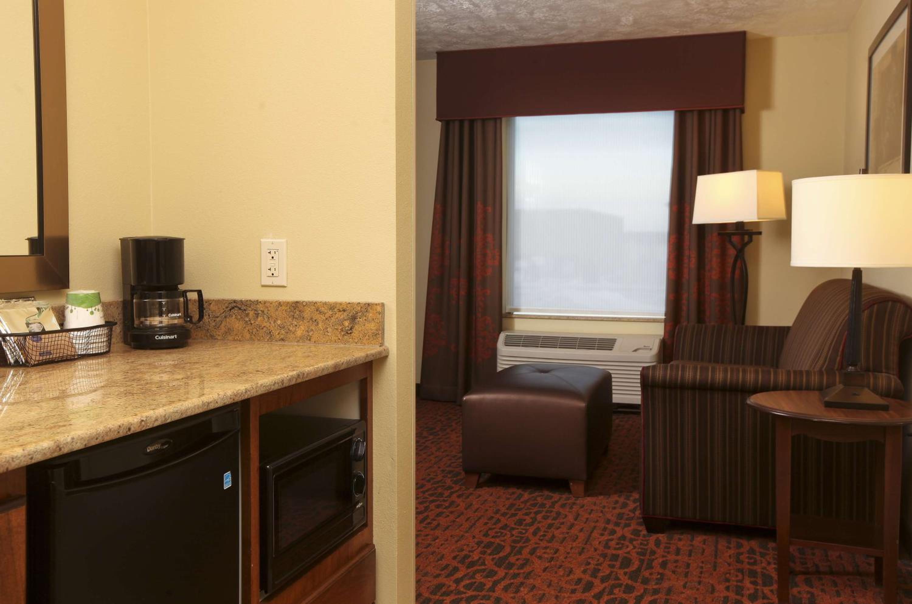 King Studio Suite with Sofa Bed - Non-Smoking - Photo 2